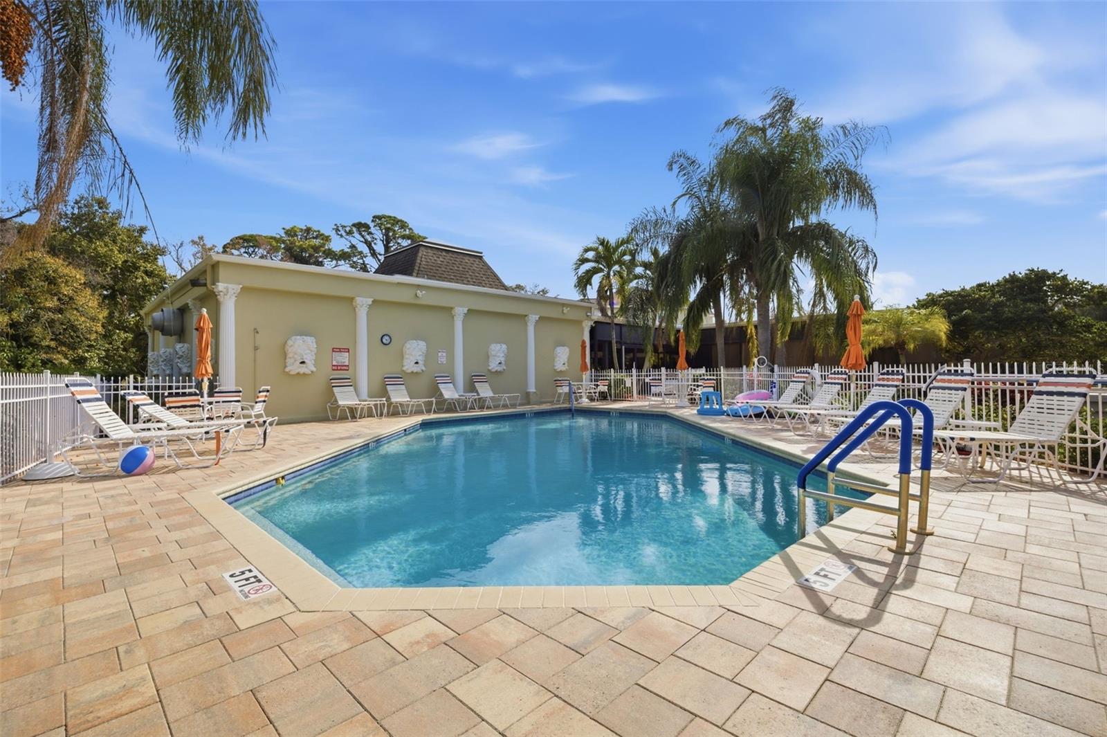 11125 KAPOK GRAND CIR, MADEIRA BEACH, FL — photo 57