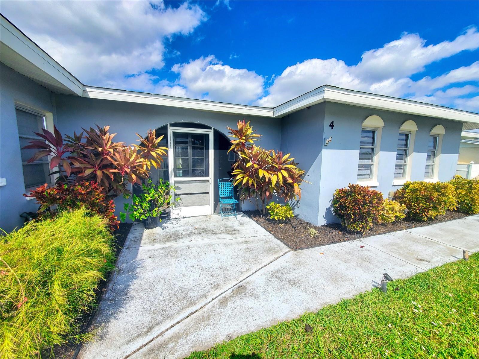 4 GOLFVIEW RD, ROTONDA WEST, FL