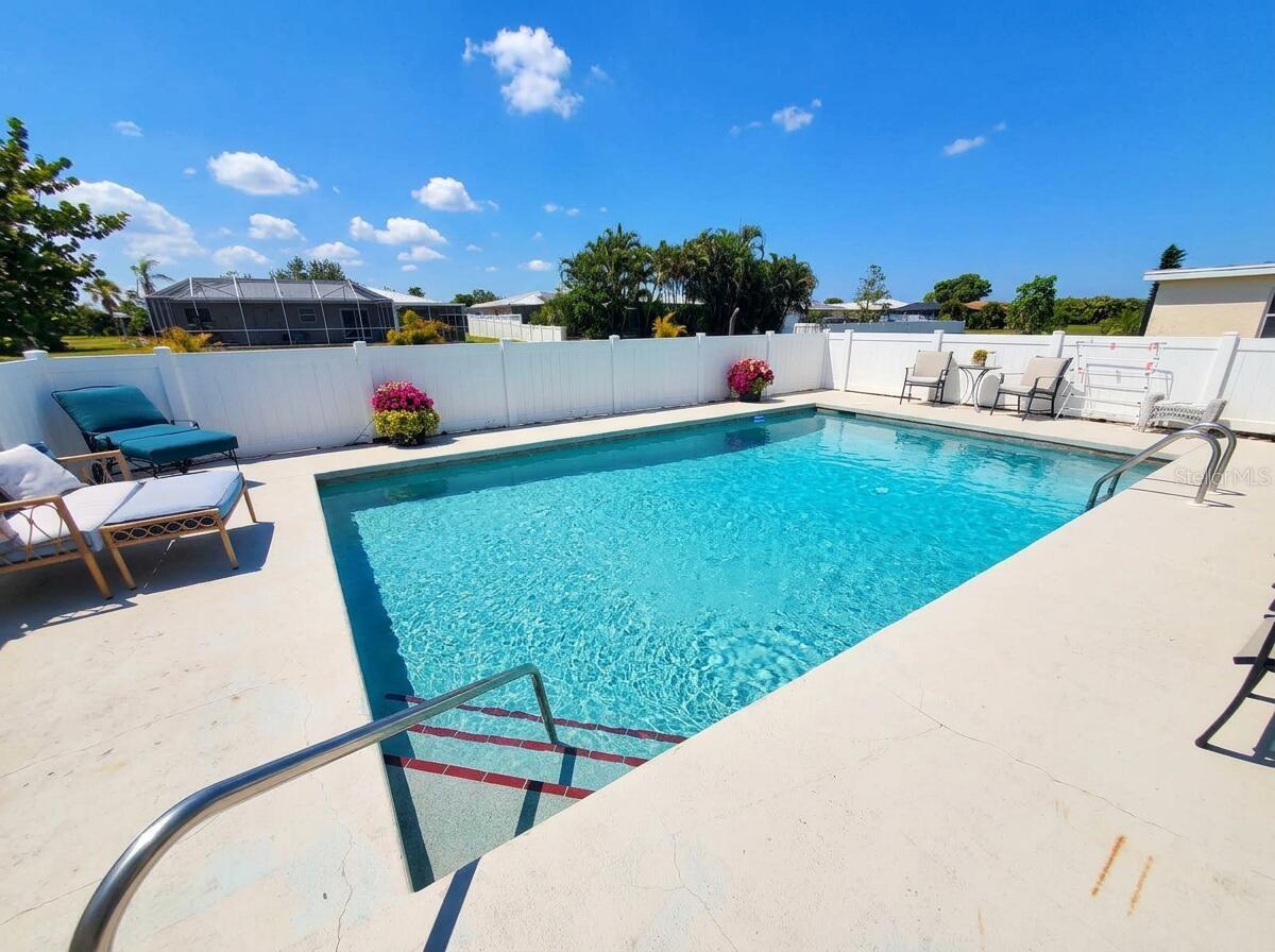 4 GOLFVIEW RD, ROTONDA WEST, FL — photo 2
