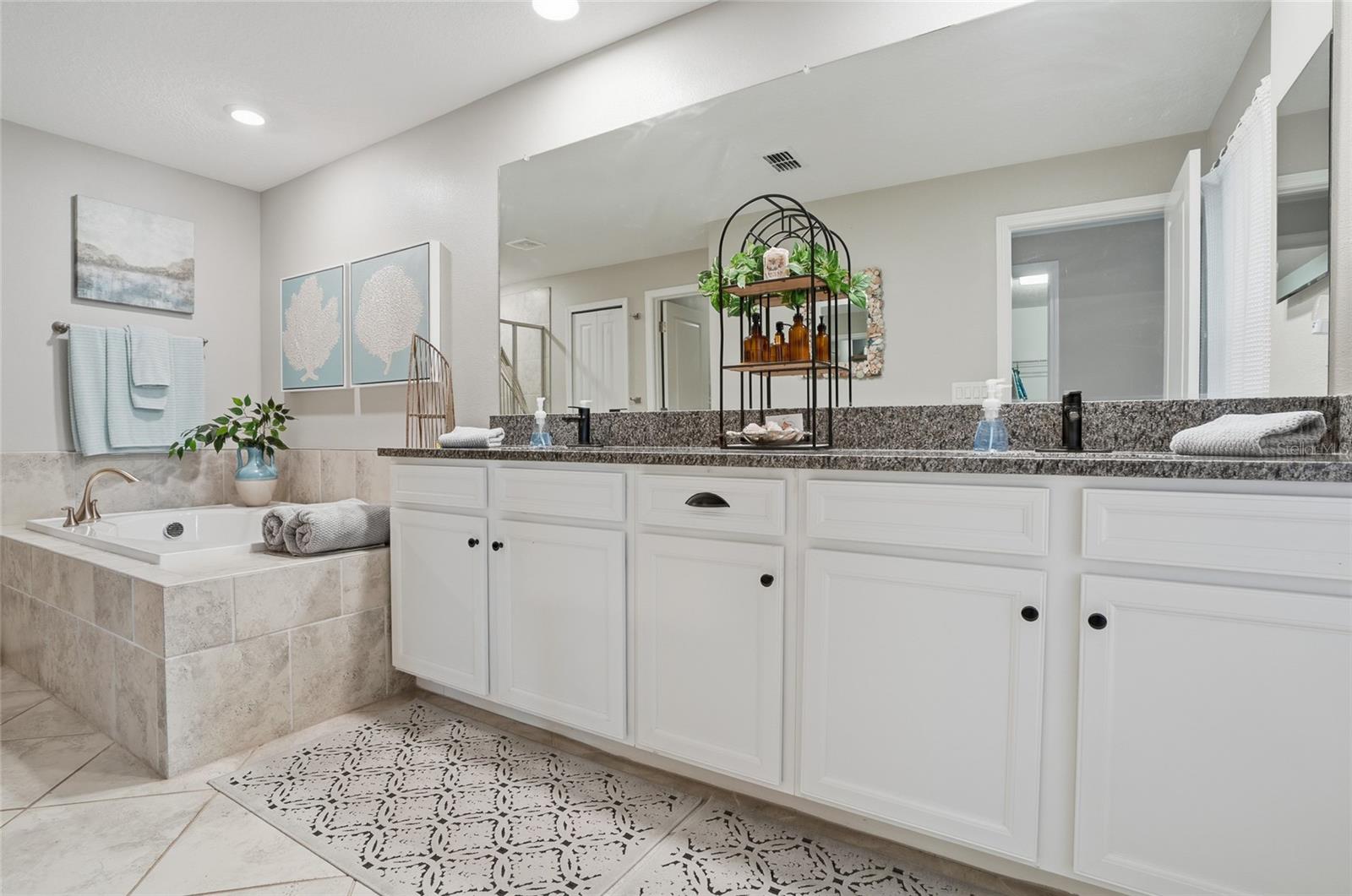 1370 WHITE FOX RUN, LUTZ, FL — photo 28