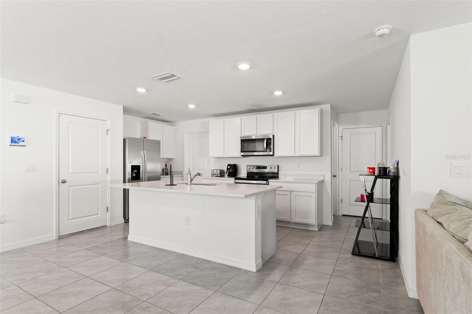 37445 SHARKS EYE LN, ZEPHYRHILLS, FL — photo 20