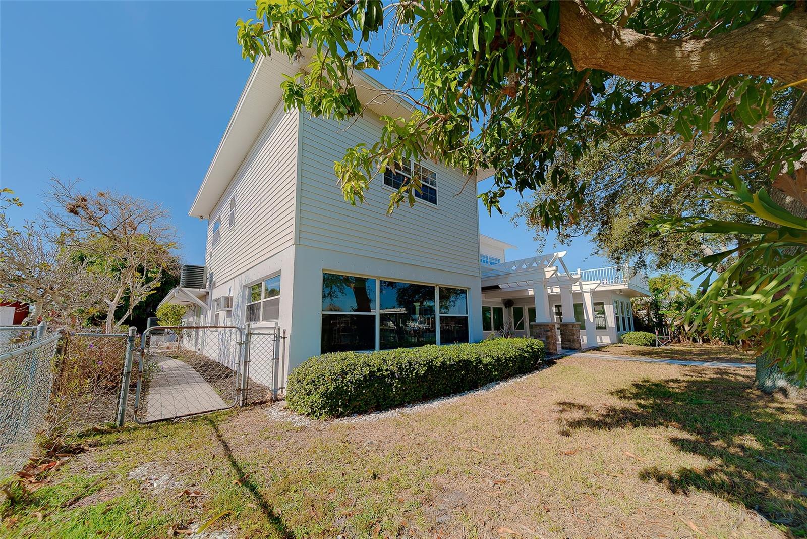 207 MIDWAY IS, CLEARWATER BEACH, FL — photo 35