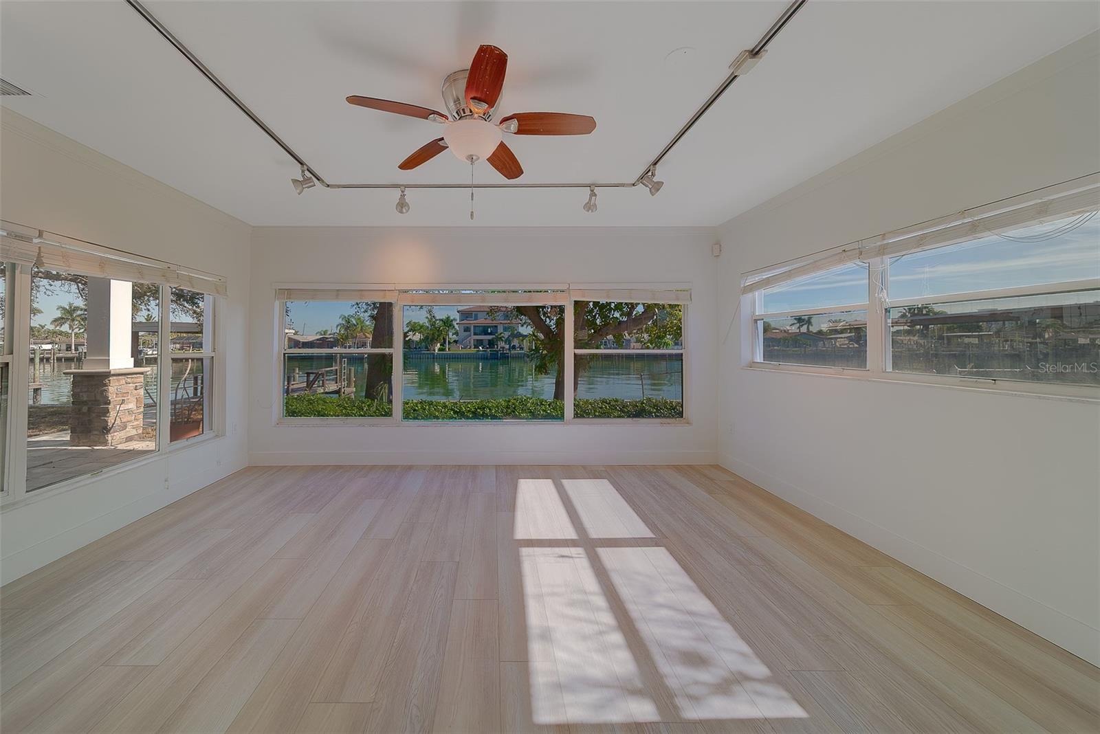 207 MIDWAY IS, CLEARWATER BEACH, FL — photo 37