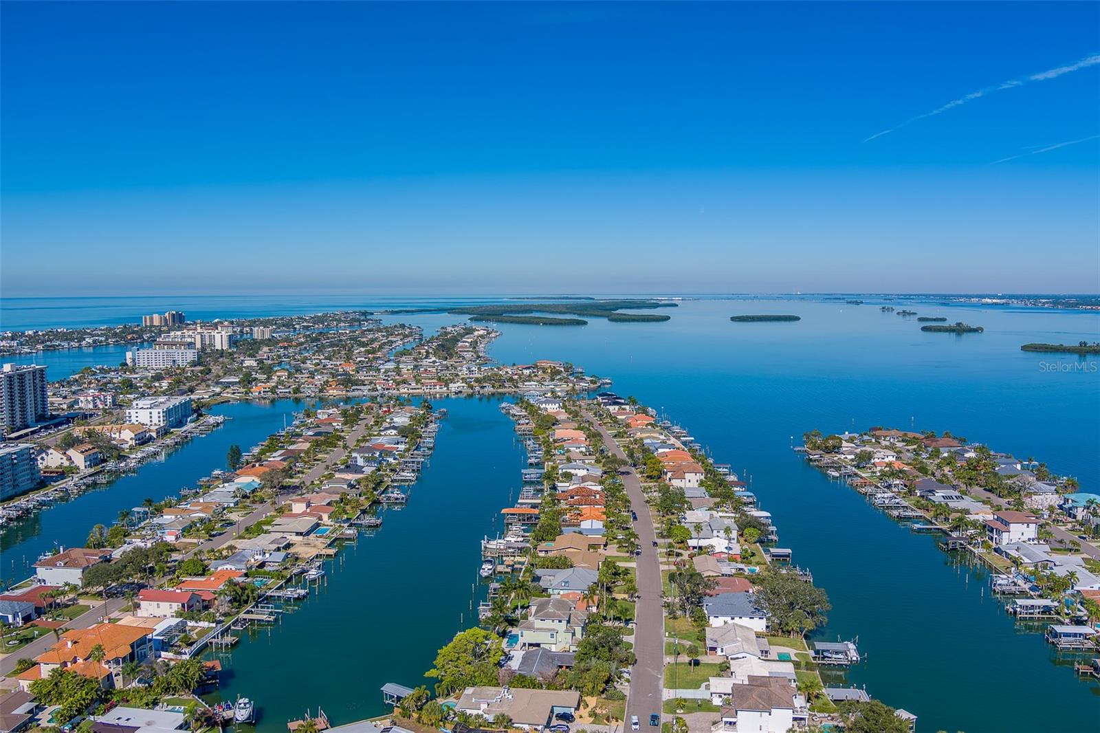207 MIDWAY IS, CLEARWATER BEACH, FL — photo 77