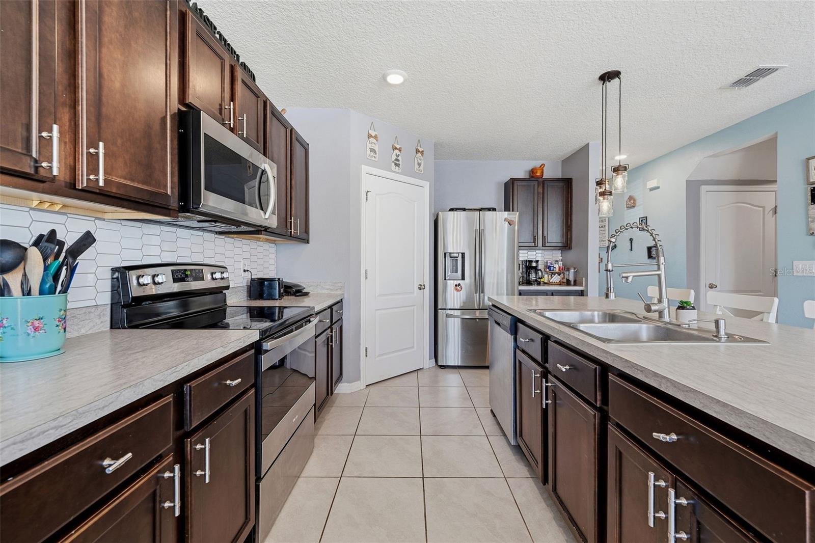 1526 WHITE HAWK WAY, GROVELAND, FL — photo 32