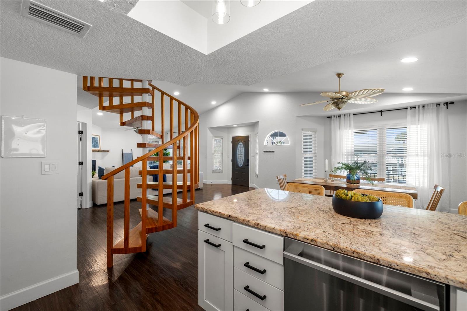 247 126TH AVE, TREASURE ISLAND, FL — photo 8