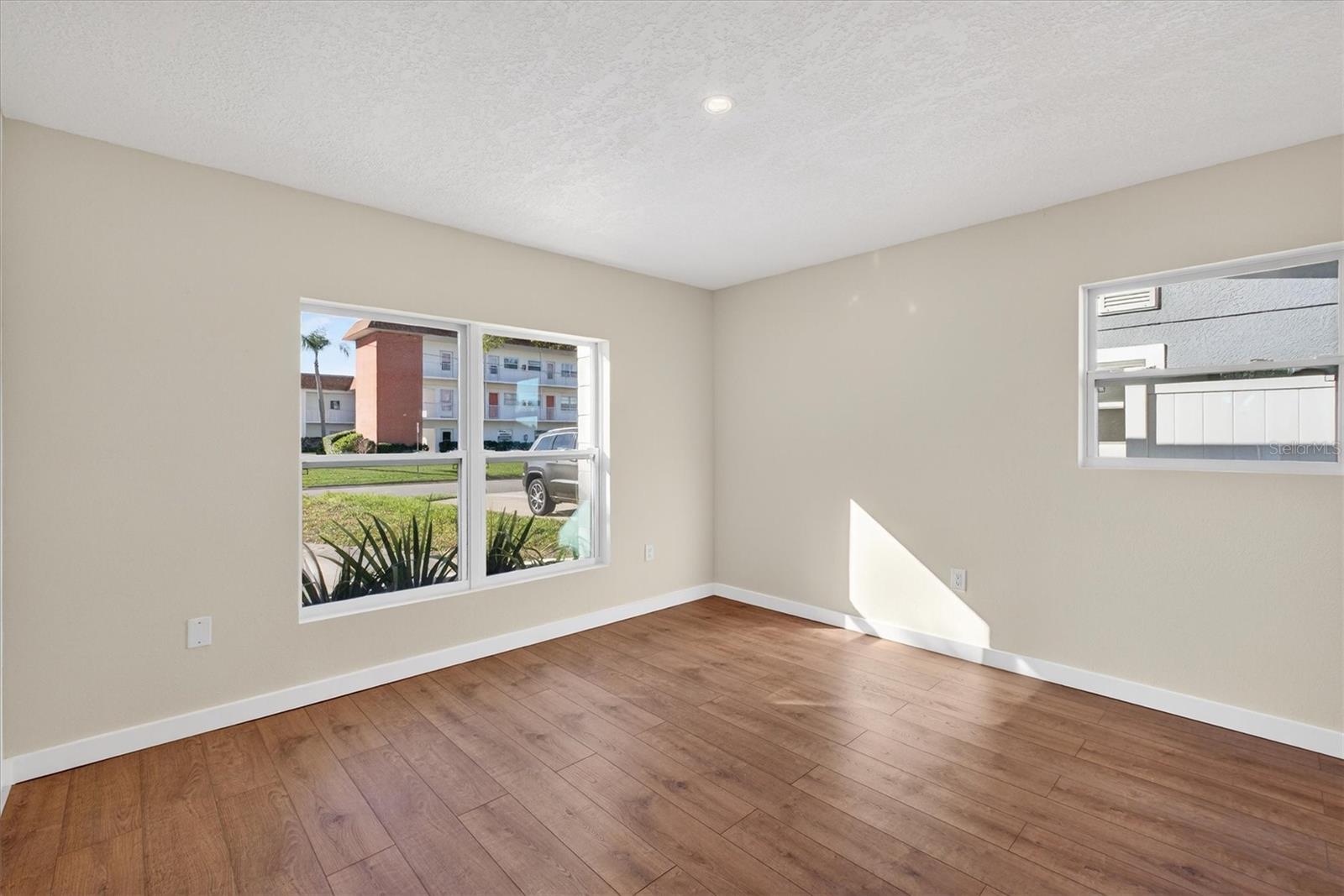 5701 14TH AVE N, ST PETERSBURG, FL — photo 28