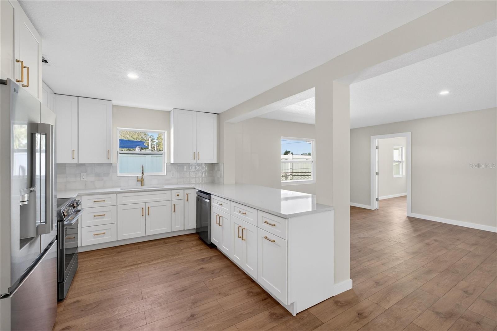 5701 14TH AVE N, ST PETERSBURG, FL — photo 17