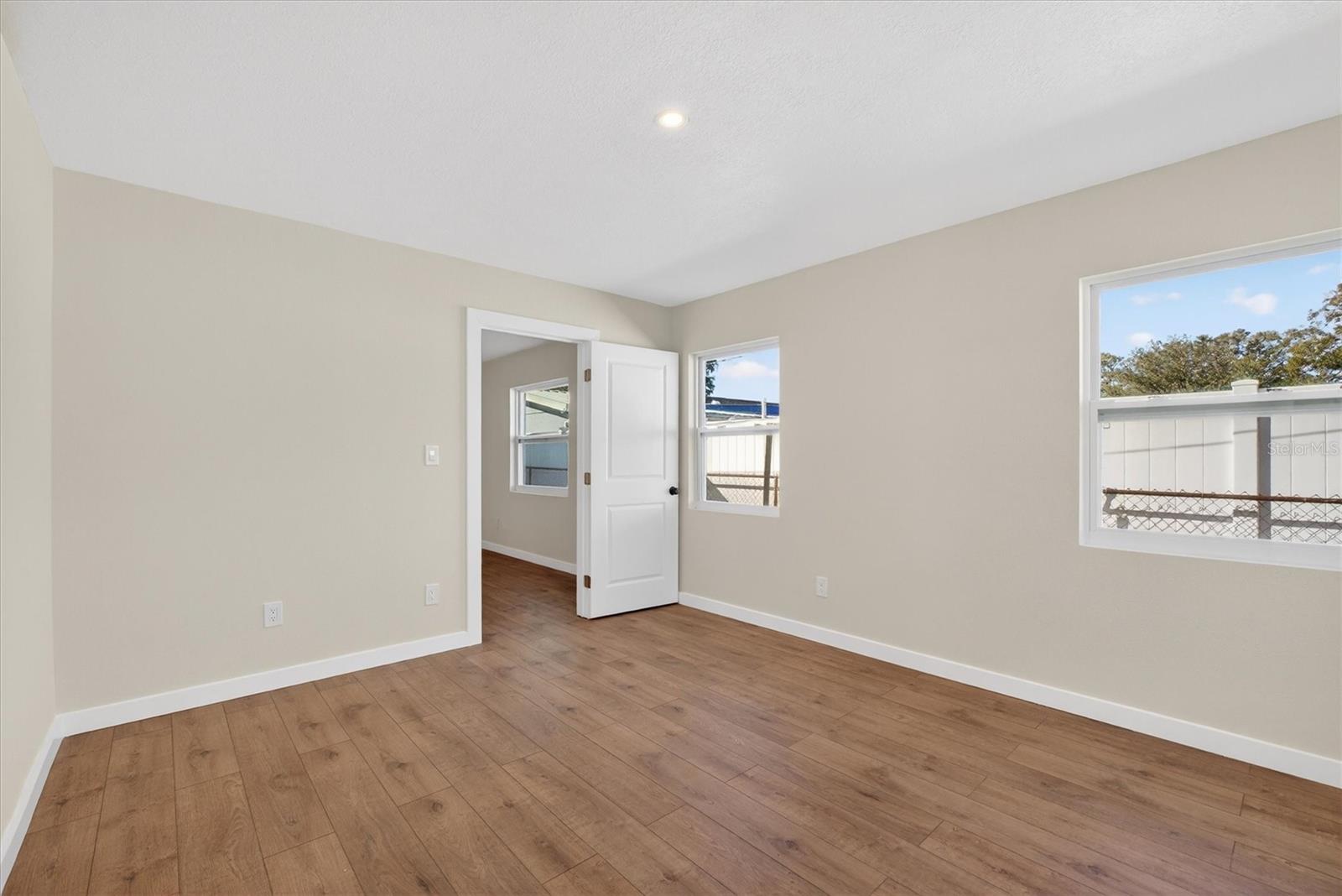 5701 14TH AVE N, ST PETERSBURG, FL — photo 27