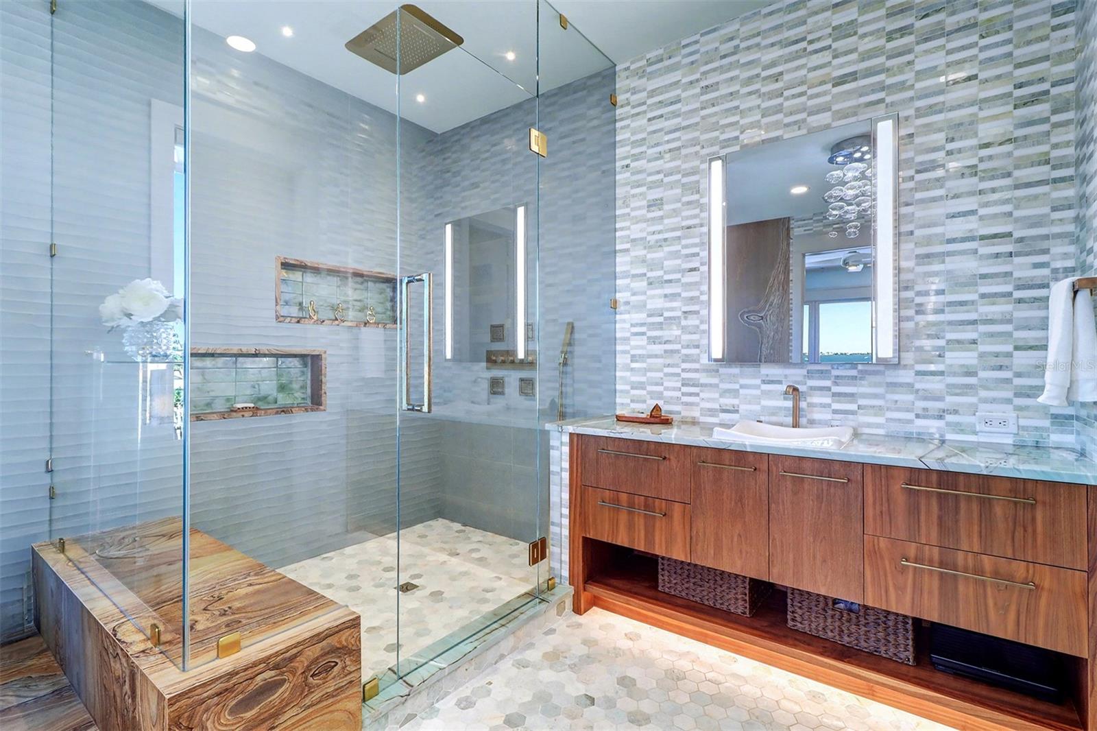 4635 DOLPHIN CAY LN S, ST PETERSBURG, FL — photo 27