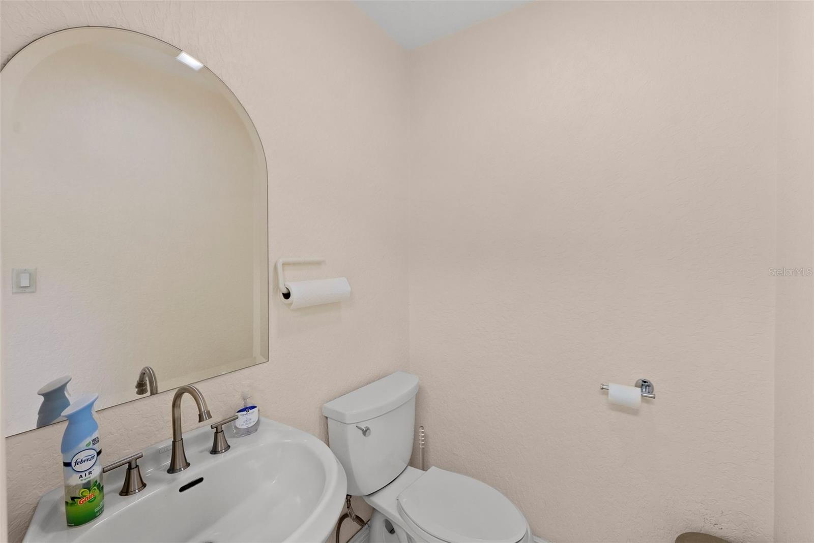611 DRUID RD E #302, CLEARWATER, FL — photo 22