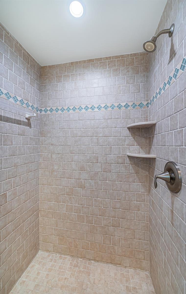 2910 ALTON DR, ST PETE BEACH, FL — photo 41