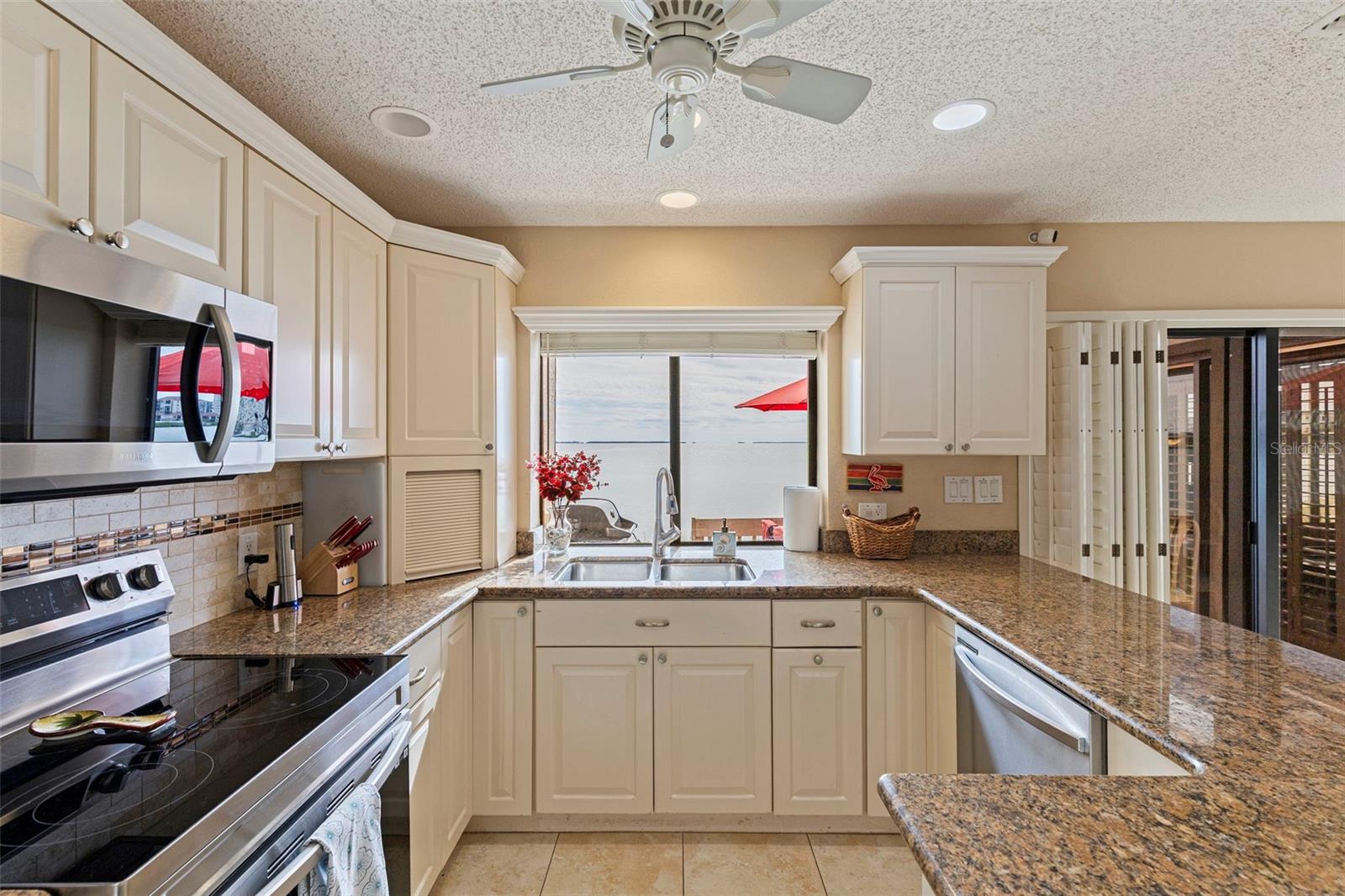 5668 ESCONDIDA BLVD S, ST PETERSBURG, FL — photo 12