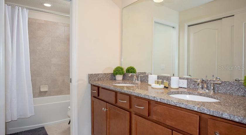 8879 GENEVE CT, KISSIMMEE, FL — photo 17