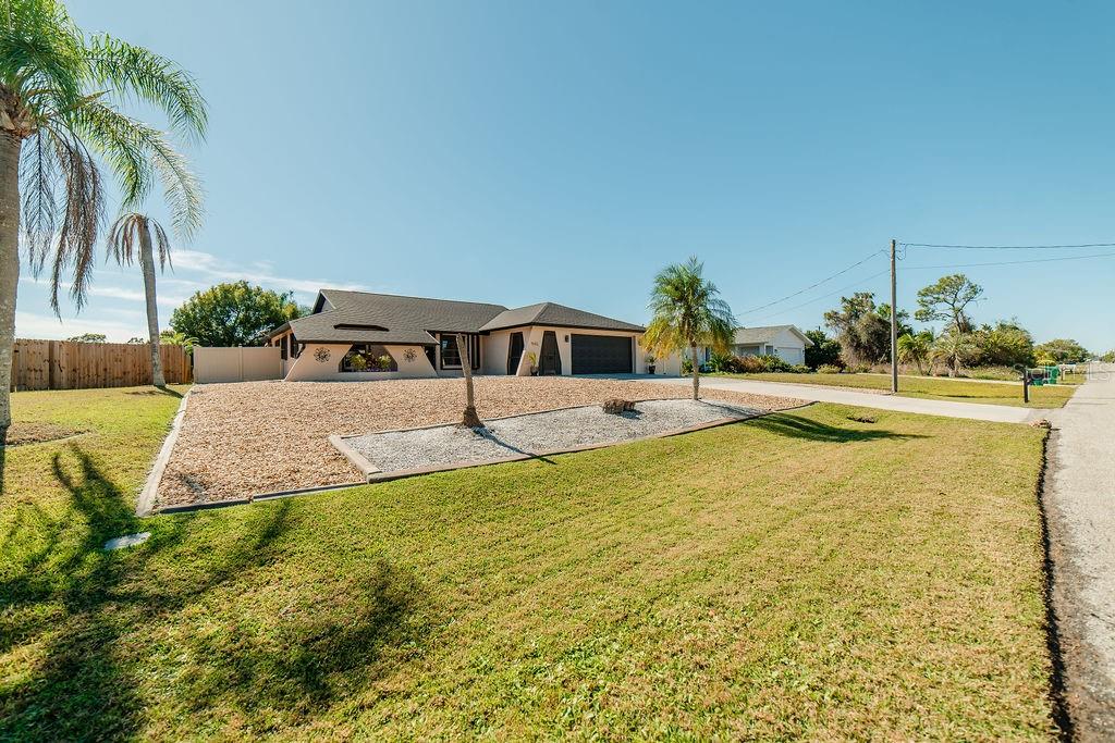9273 CARNATION AVE, ENGLEWOOD, FL — photo 2