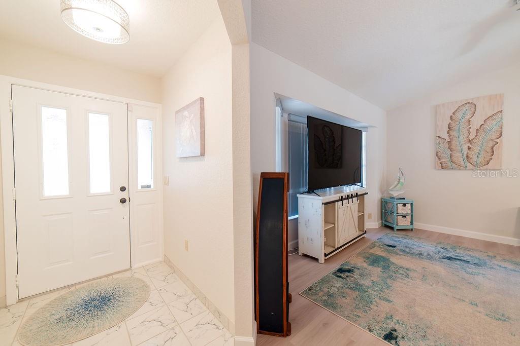 9273 CARNATION AVE, ENGLEWOOD, FL — photo 4