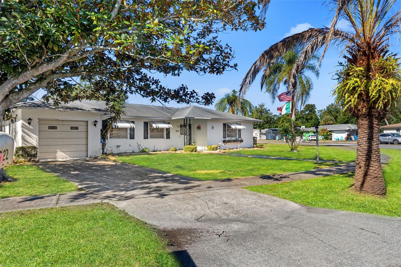 7222 HOLIDAY DR, SPRING HILL, FL