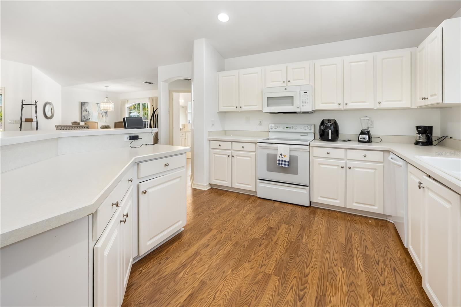 9 SHERRINGTON DR, ORMOND BEACH, FL — photo 2