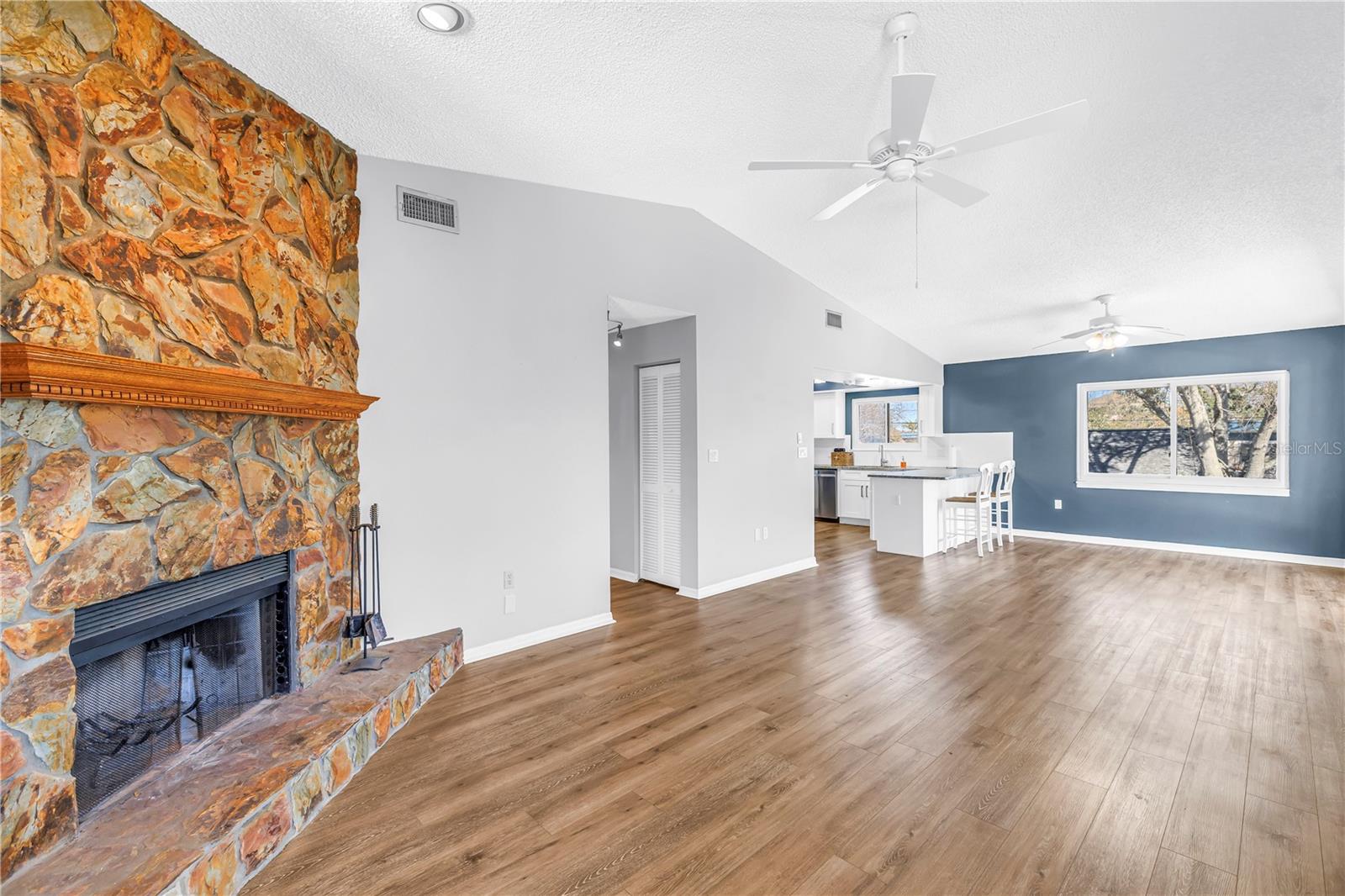 110 29TH AVE N, ST PETERSBURG, FL — photo 13