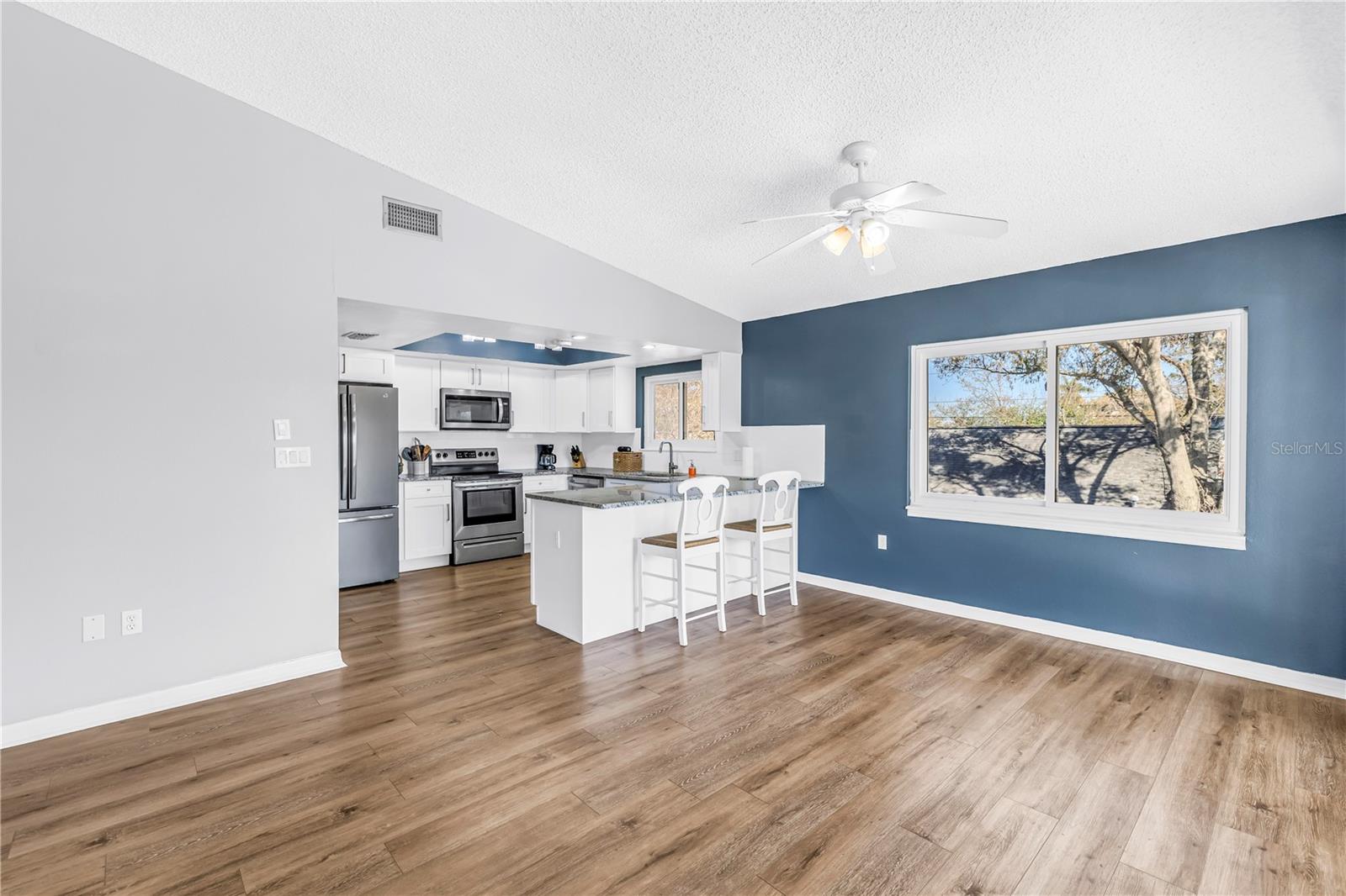 110 29TH AVE N, ST PETERSBURG, FL — photo 15