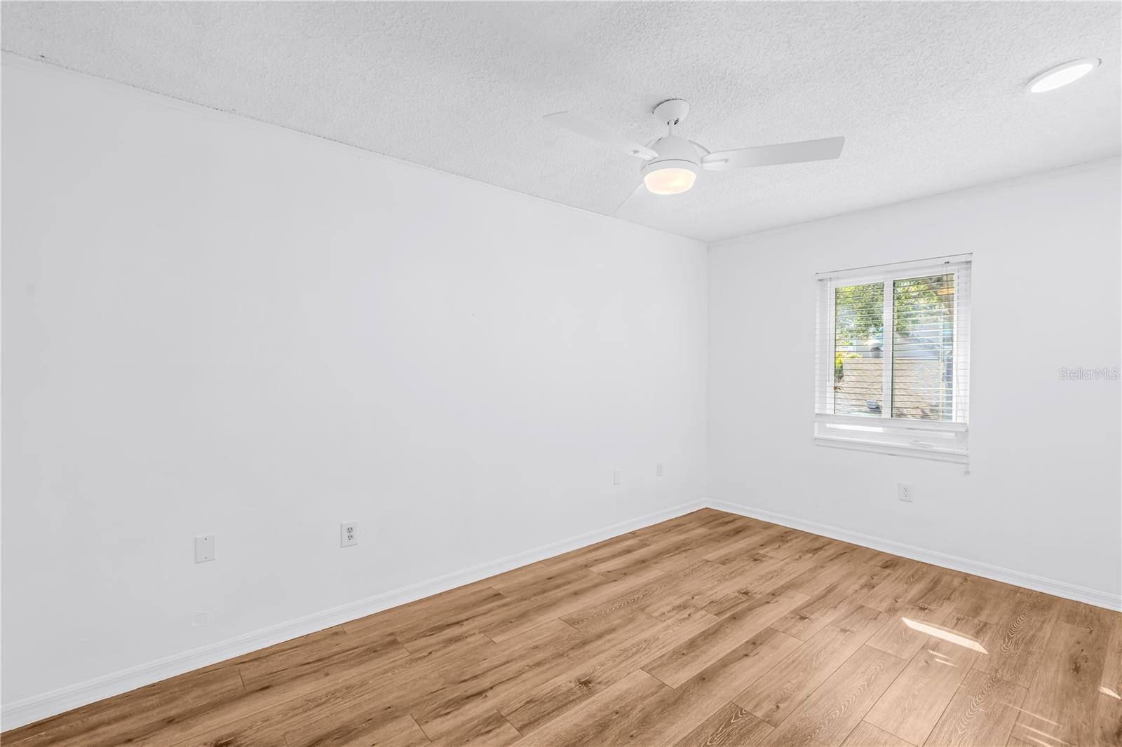 110 29TH AVE N, ST PETERSBURG, FL — photo 27