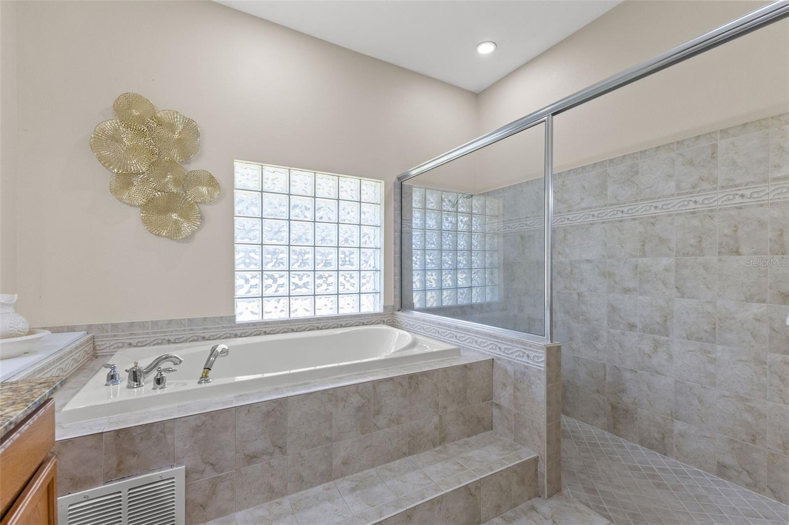 14071 LINDEN DR, SPRING HILL, FL — photo 32