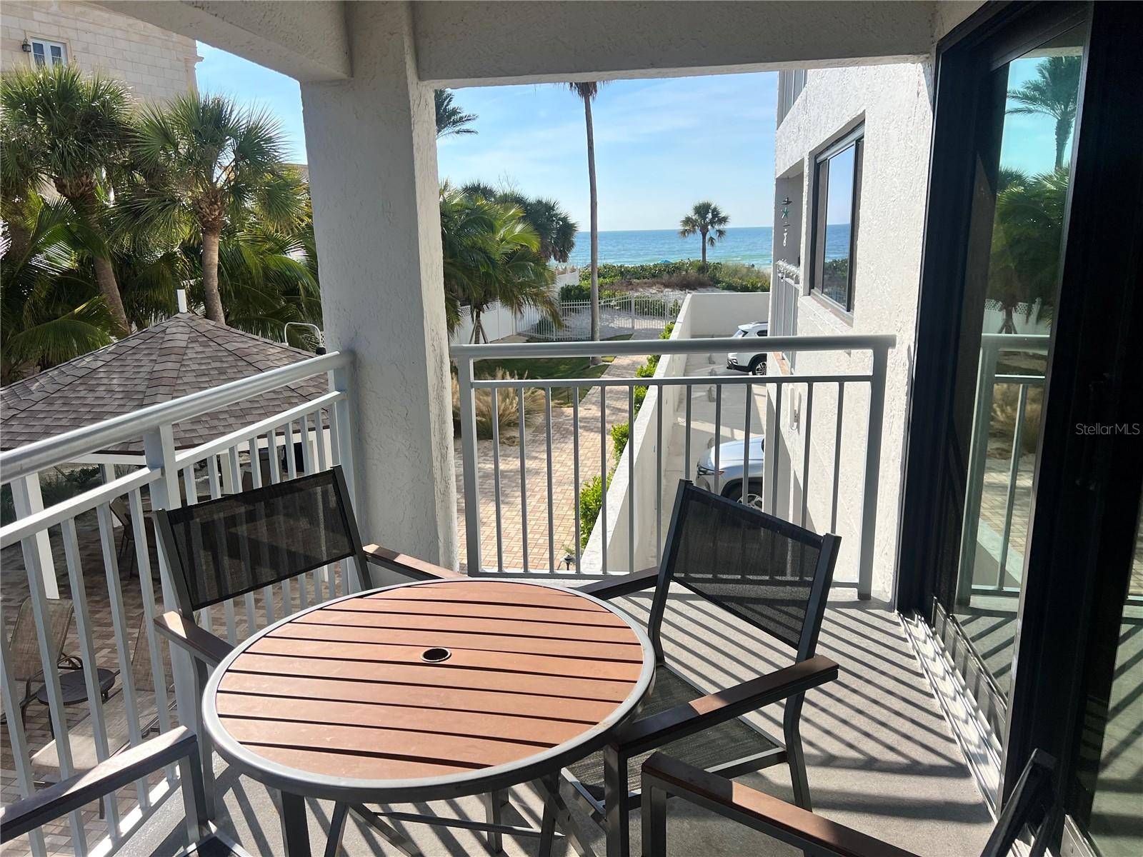 1001 POINT OF ROCKS RD #208, SARASOTA, FL