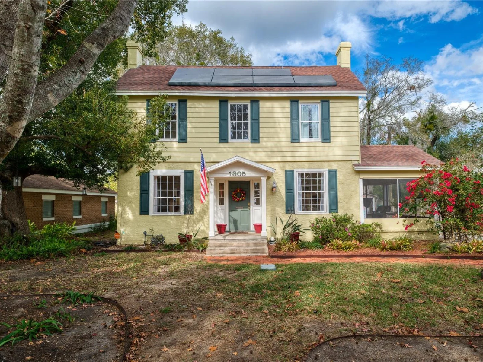 1305 WASHINGTON AVE, EUSTIS, FL — photo 1