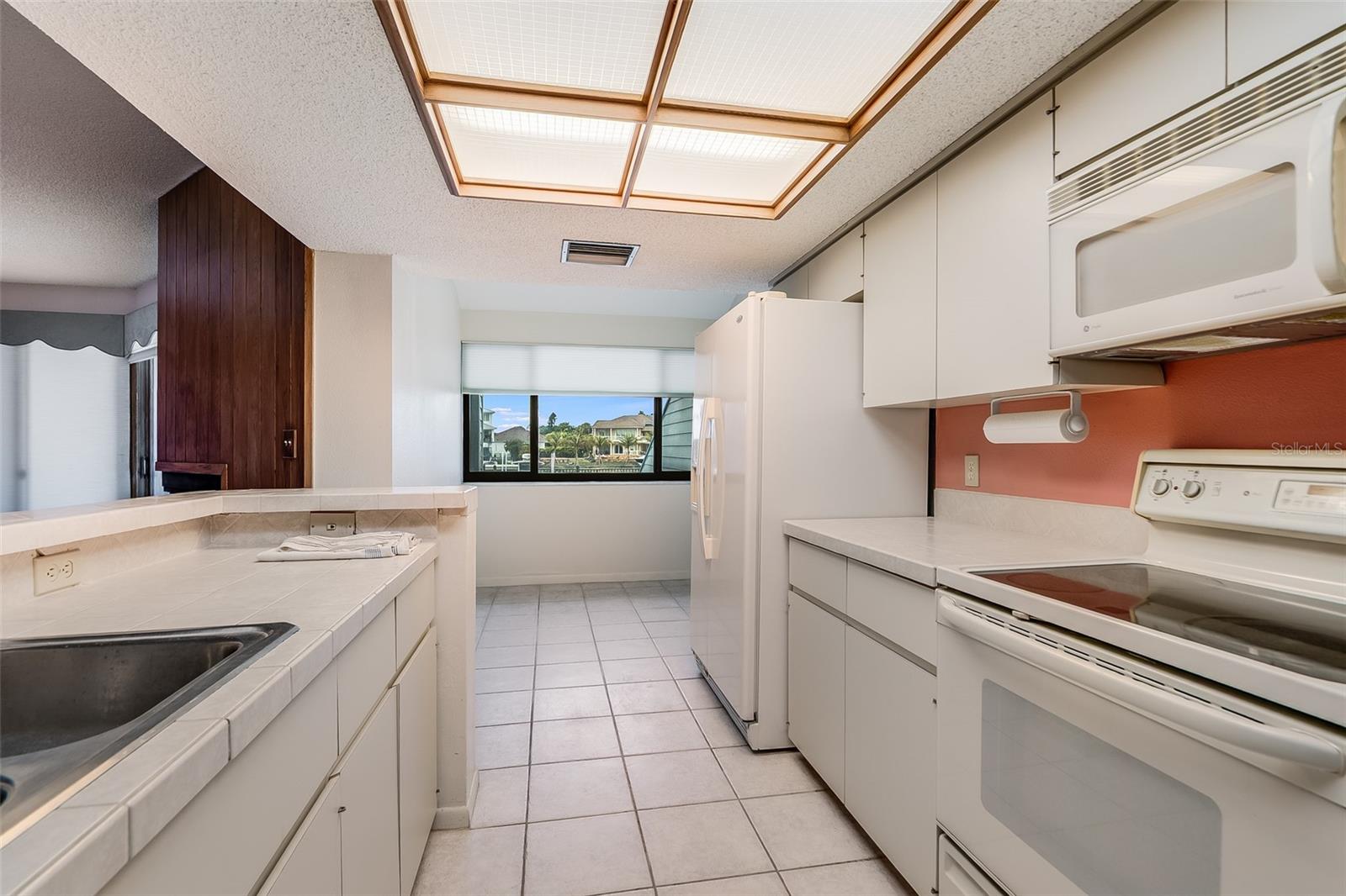 900 PINELLAS BAYWAY S #109, TIERRA VERDE, FL — photo 9