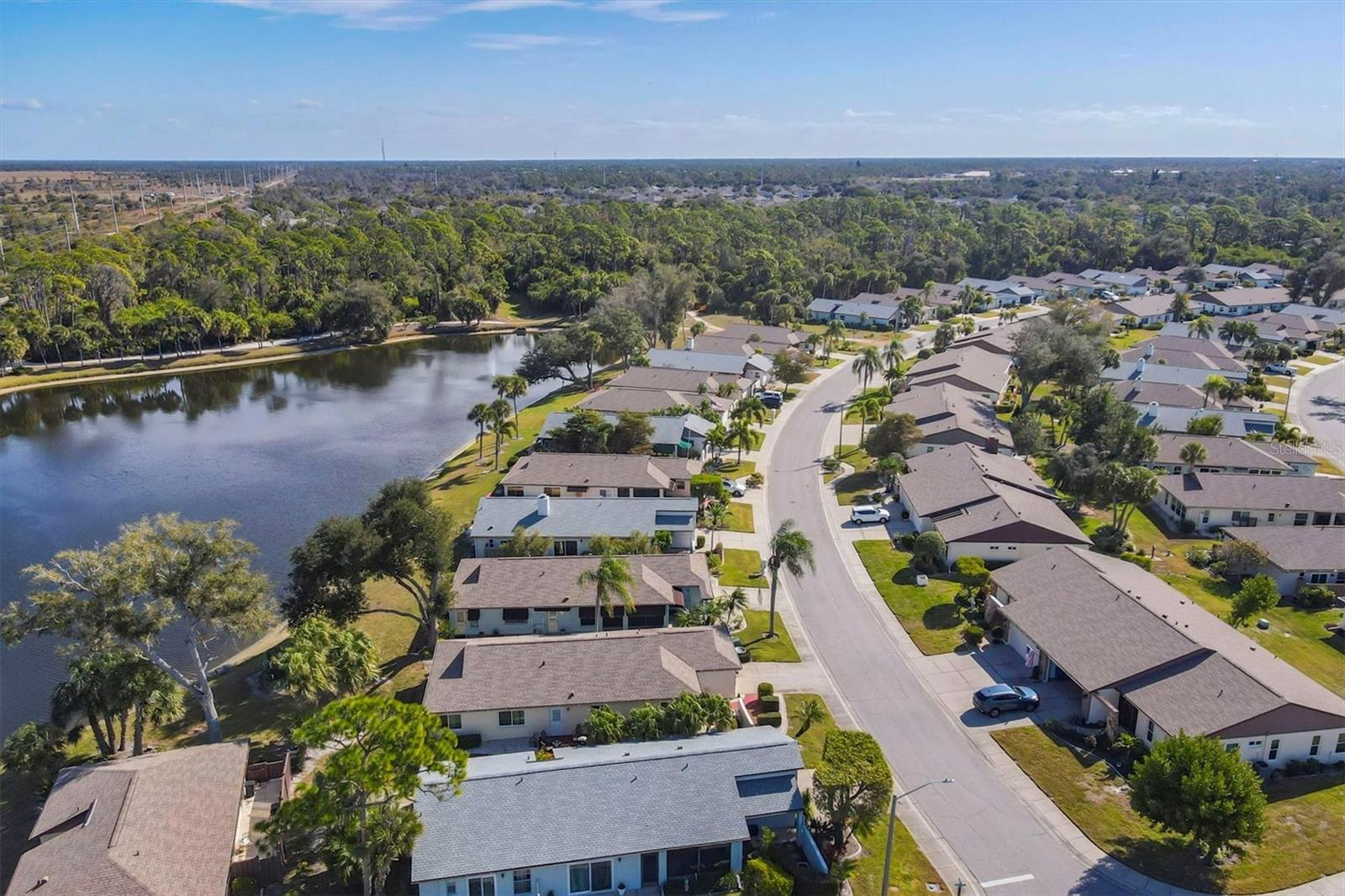 687 LINDEN DR, ENGLEWOOD, FL — photo 5