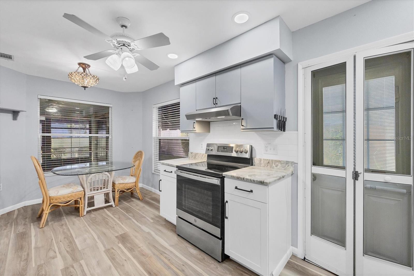 687 LINDEN DR, ENGLEWOOD, FL — photo 23