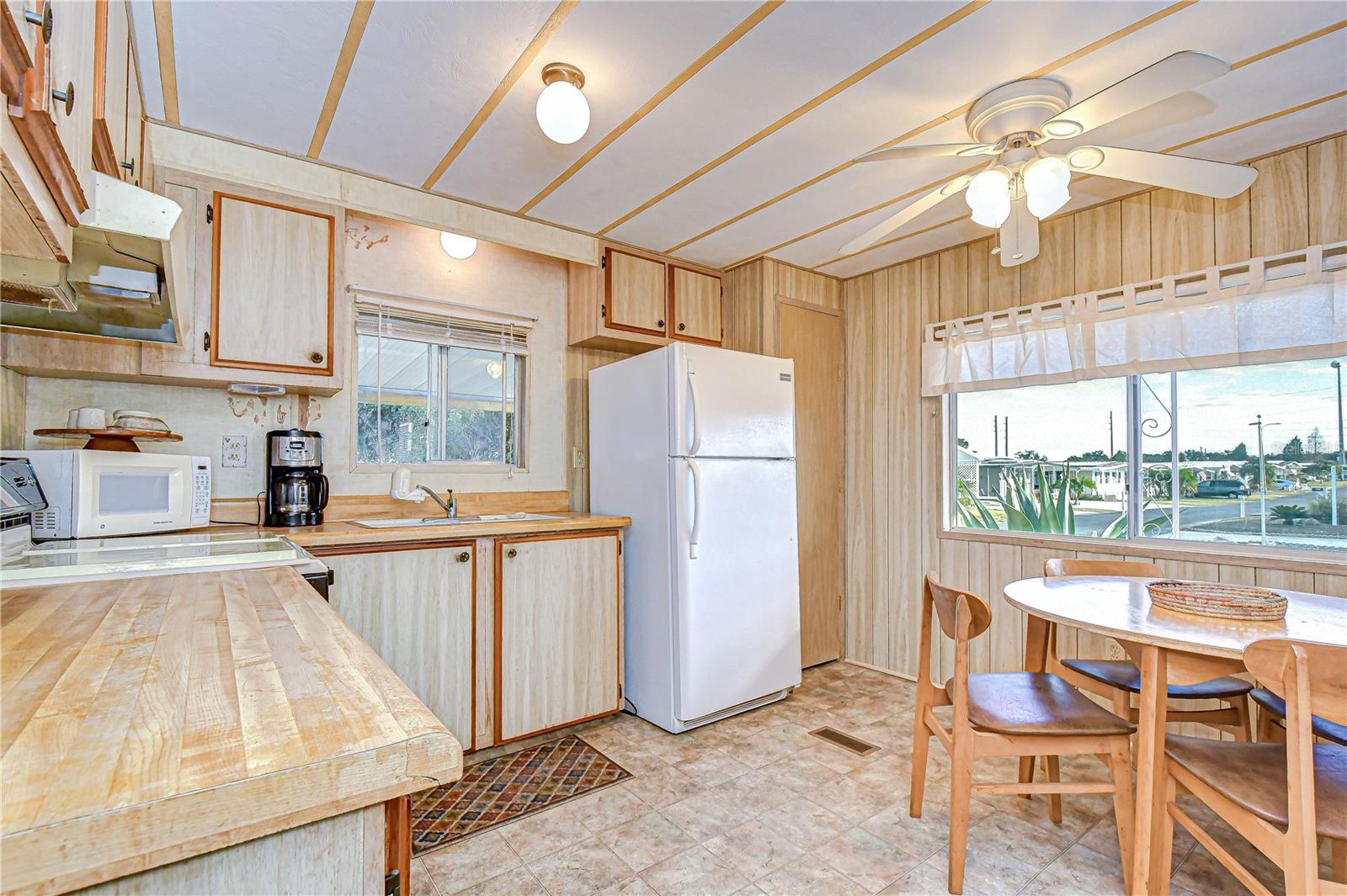 35023 ZEPHYR SHORES DR, ZEPHYRHILLS, FL — photo 18