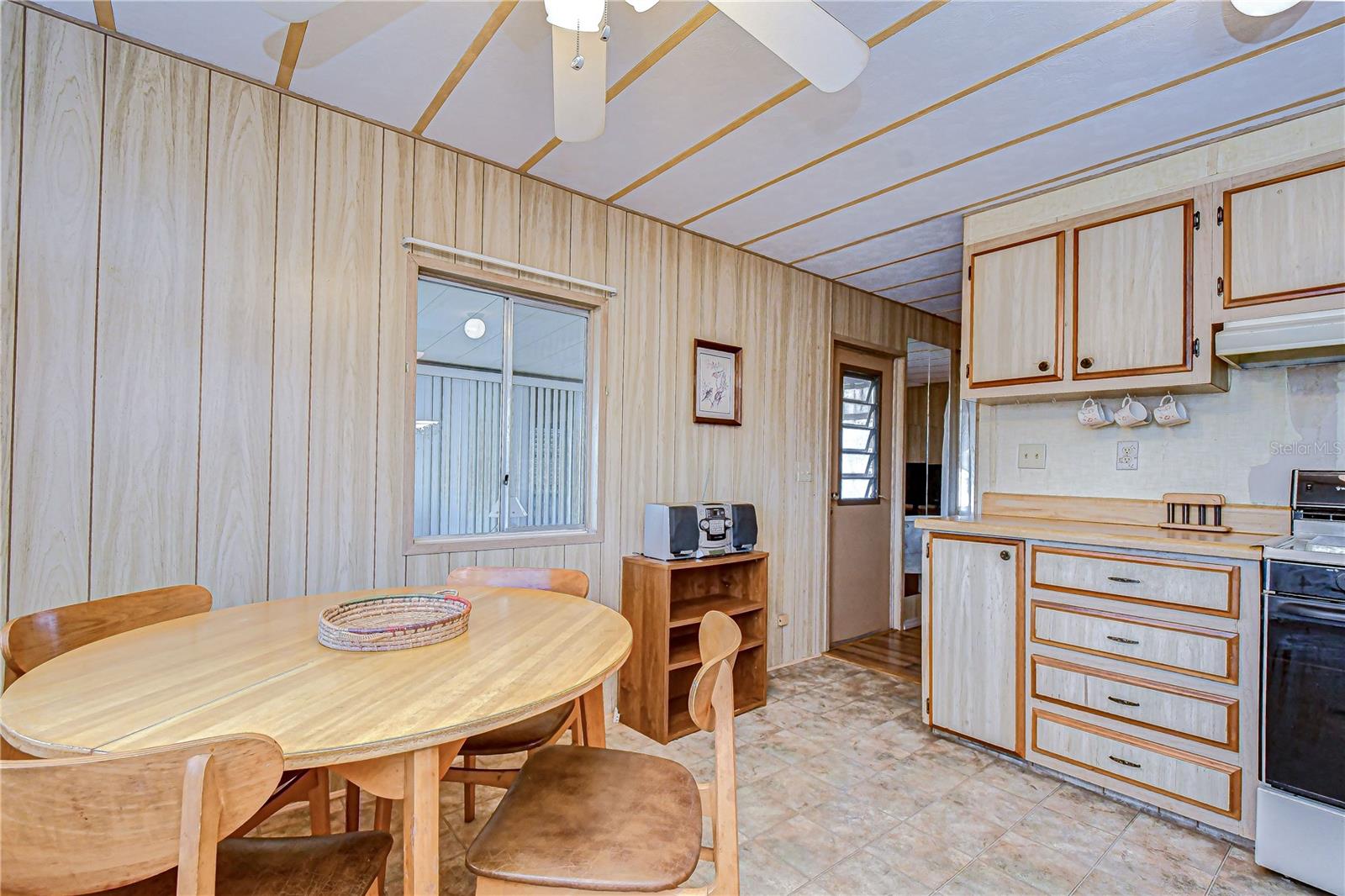 35023 ZEPHYR SHORES DR, ZEPHYRHILLS, FL — photo 20