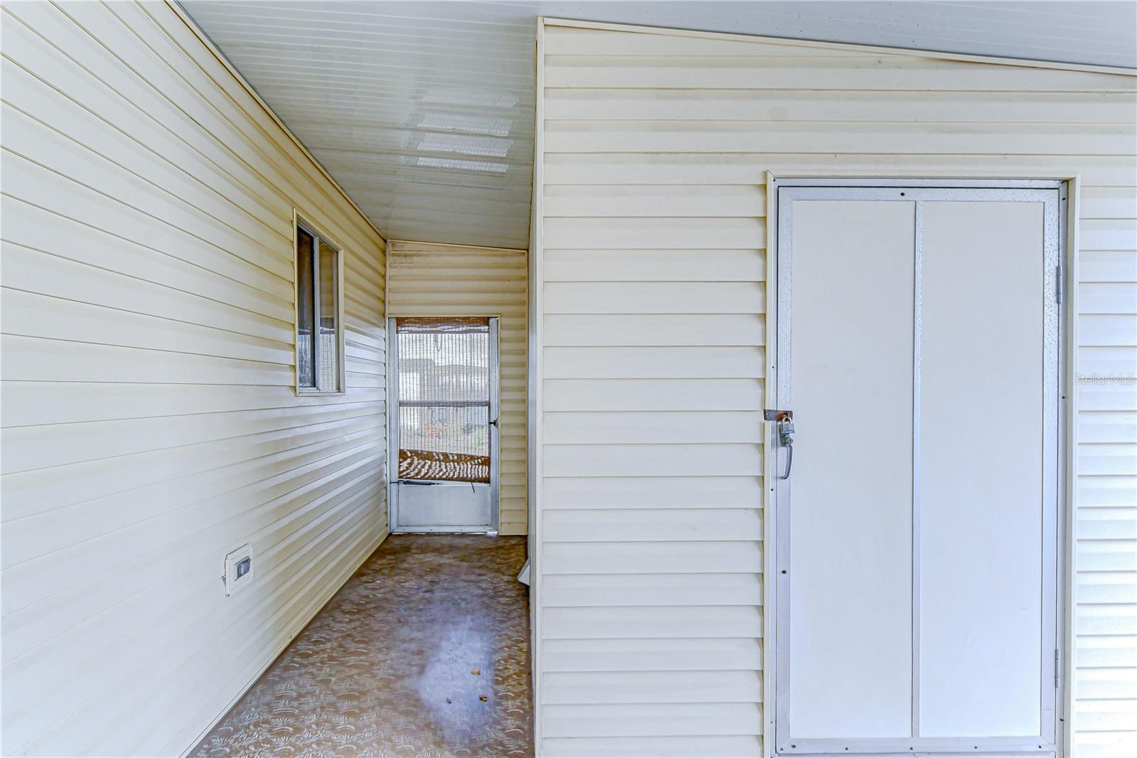 35023 ZEPHYR SHORES DR, ZEPHYRHILLS, FL — photo 31