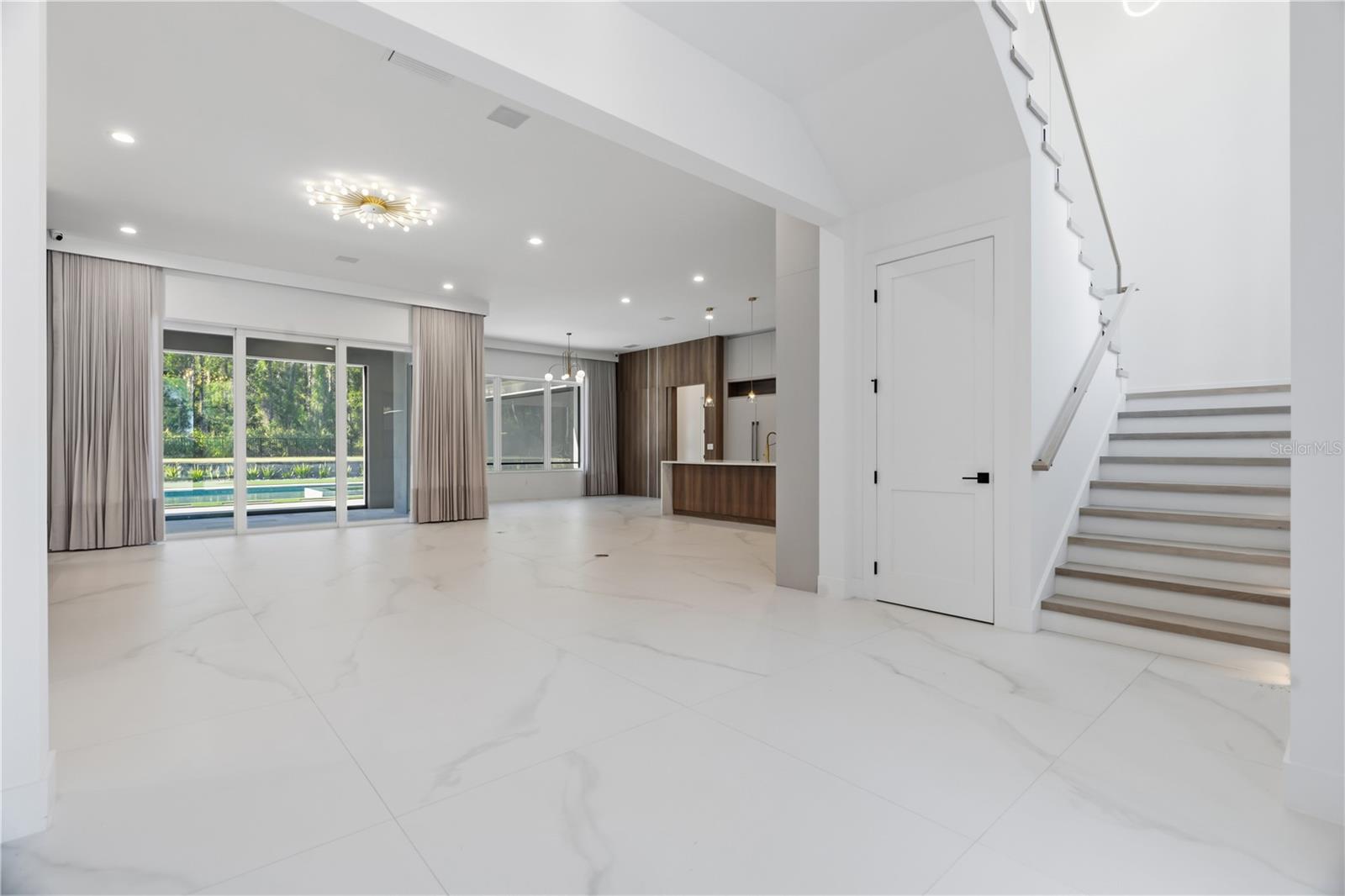 15548 PENDIO DR, BELLA COLLINA, FL — photo 7