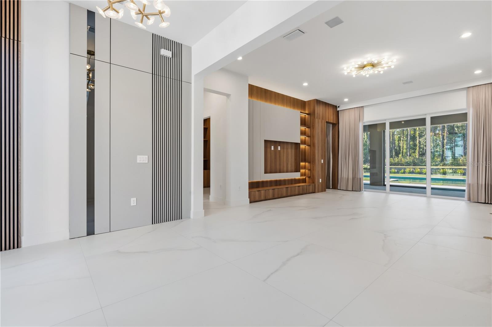 15548 PENDIO DR, BELLA COLLINA, FL — photo 24