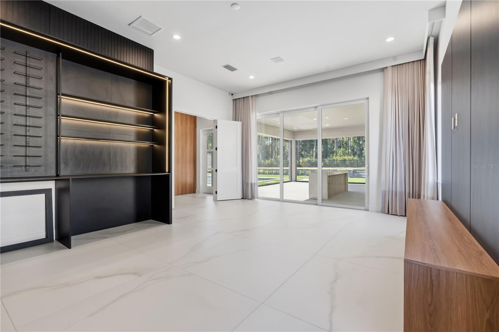 15548 PENDIO DR, BELLA COLLINA, FL — photo 50