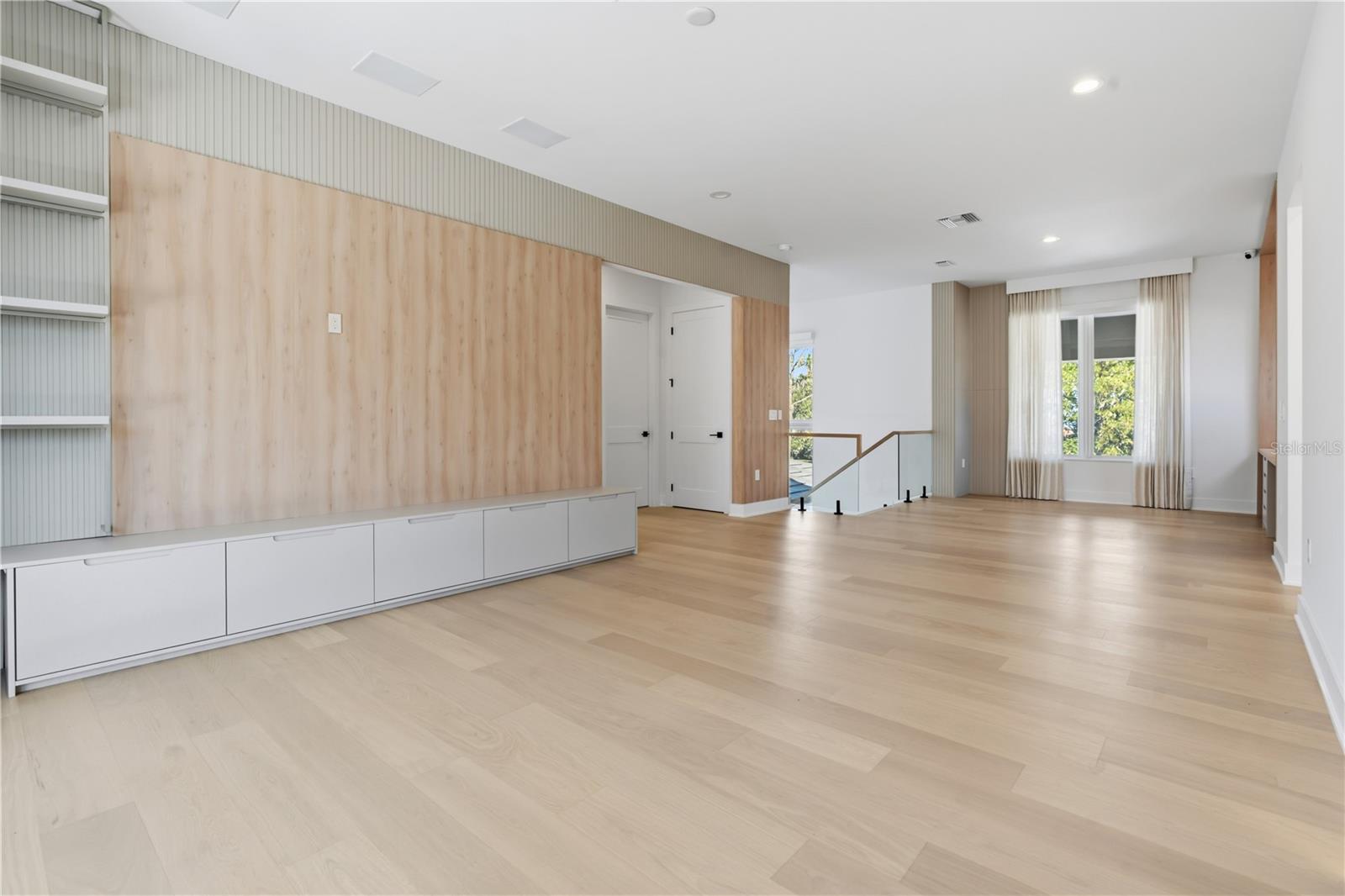 15548 PENDIO DR, BELLA COLLINA, FL — photo 102