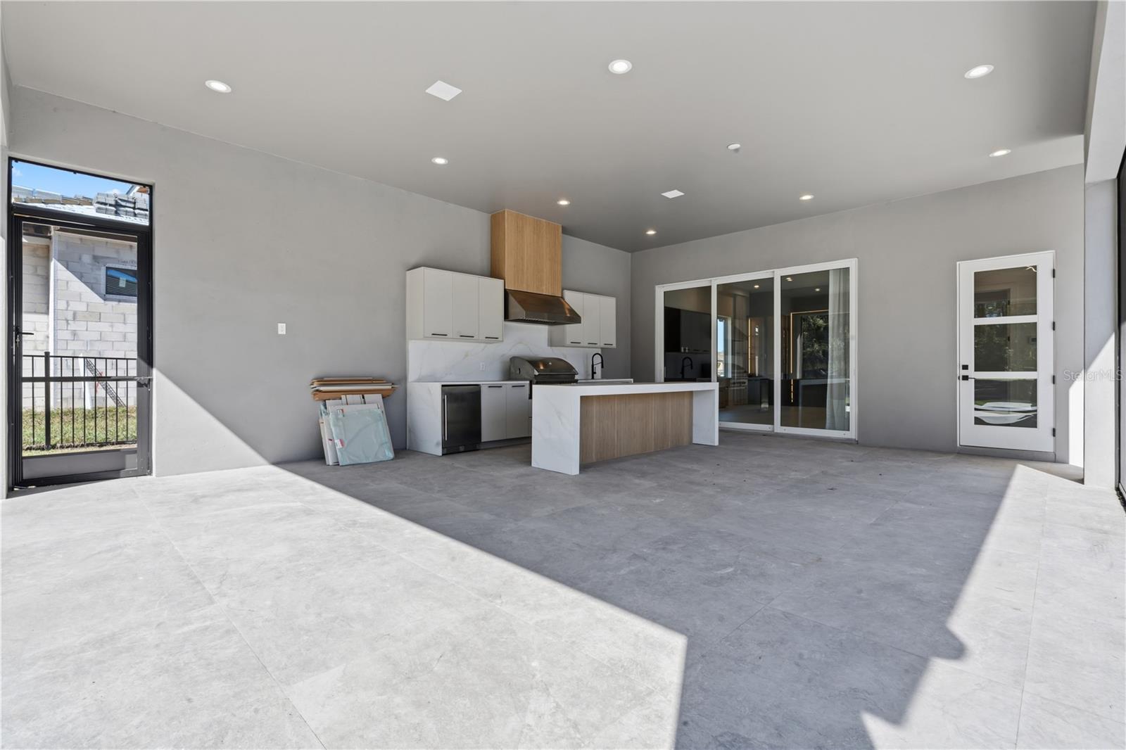 15548 PENDIO DR, BELLA COLLINA, FL — photo 133