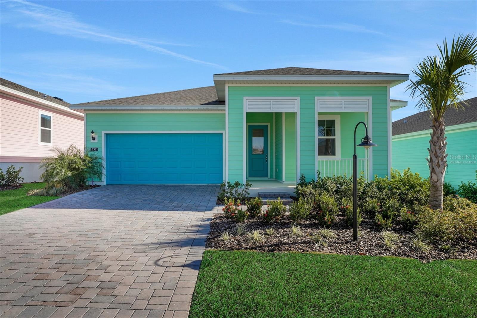 999 FIESTA KEY CIR, LADY LAKE, FL