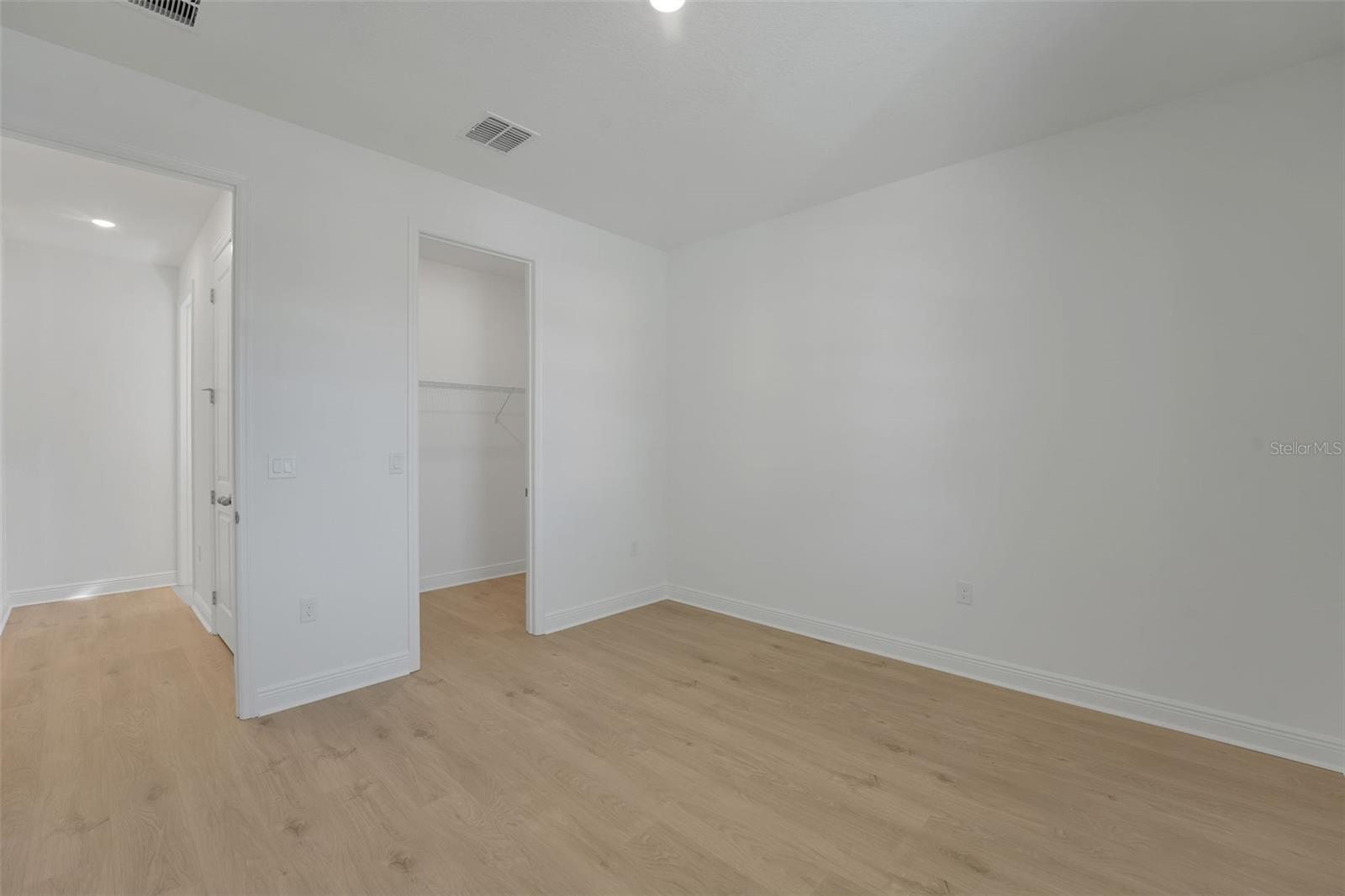 999 FIESTA KEY CIR, LADY LAKE, FL — photo 58