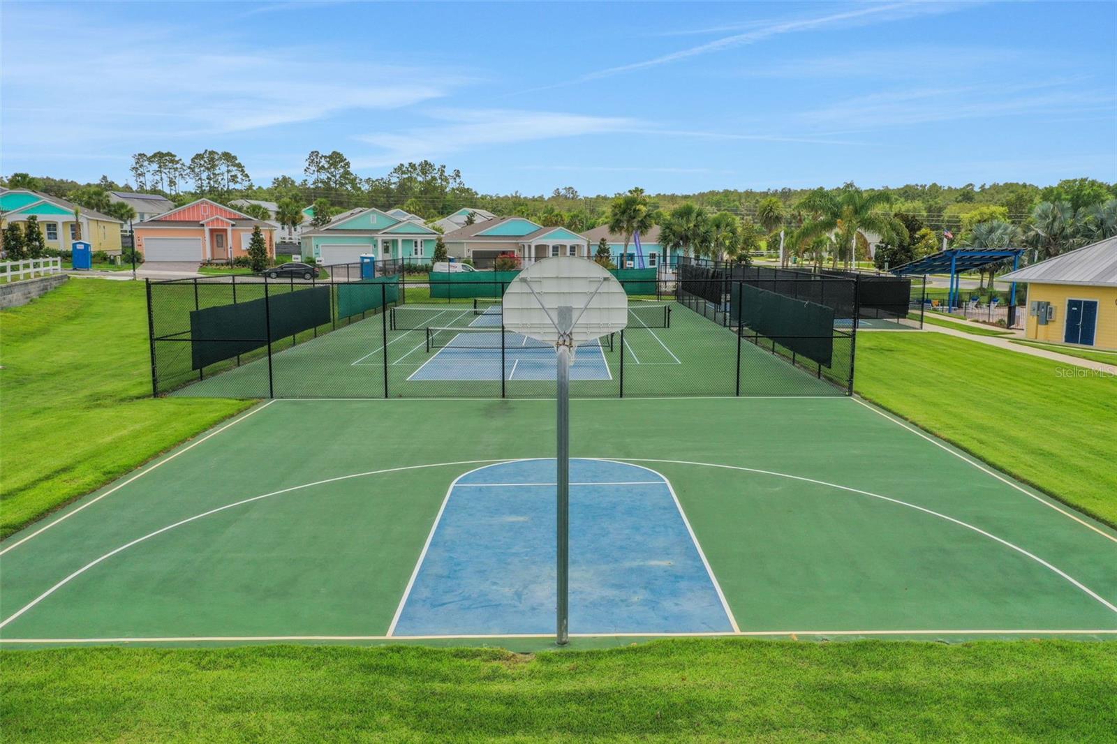 999 FIESTA KEY CIR, LADY LAKE, FL — photo 92