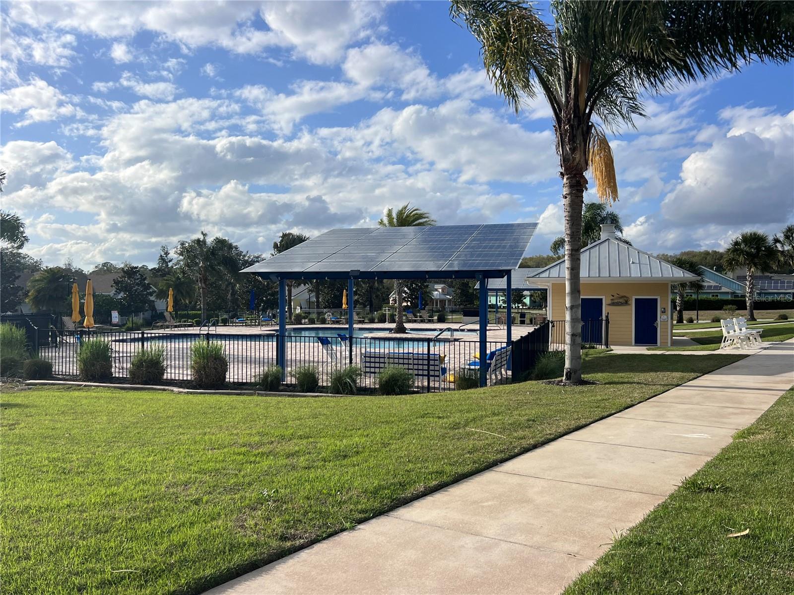999 FIESTA KEY CIR, LADY LAKE, FL — photo 101