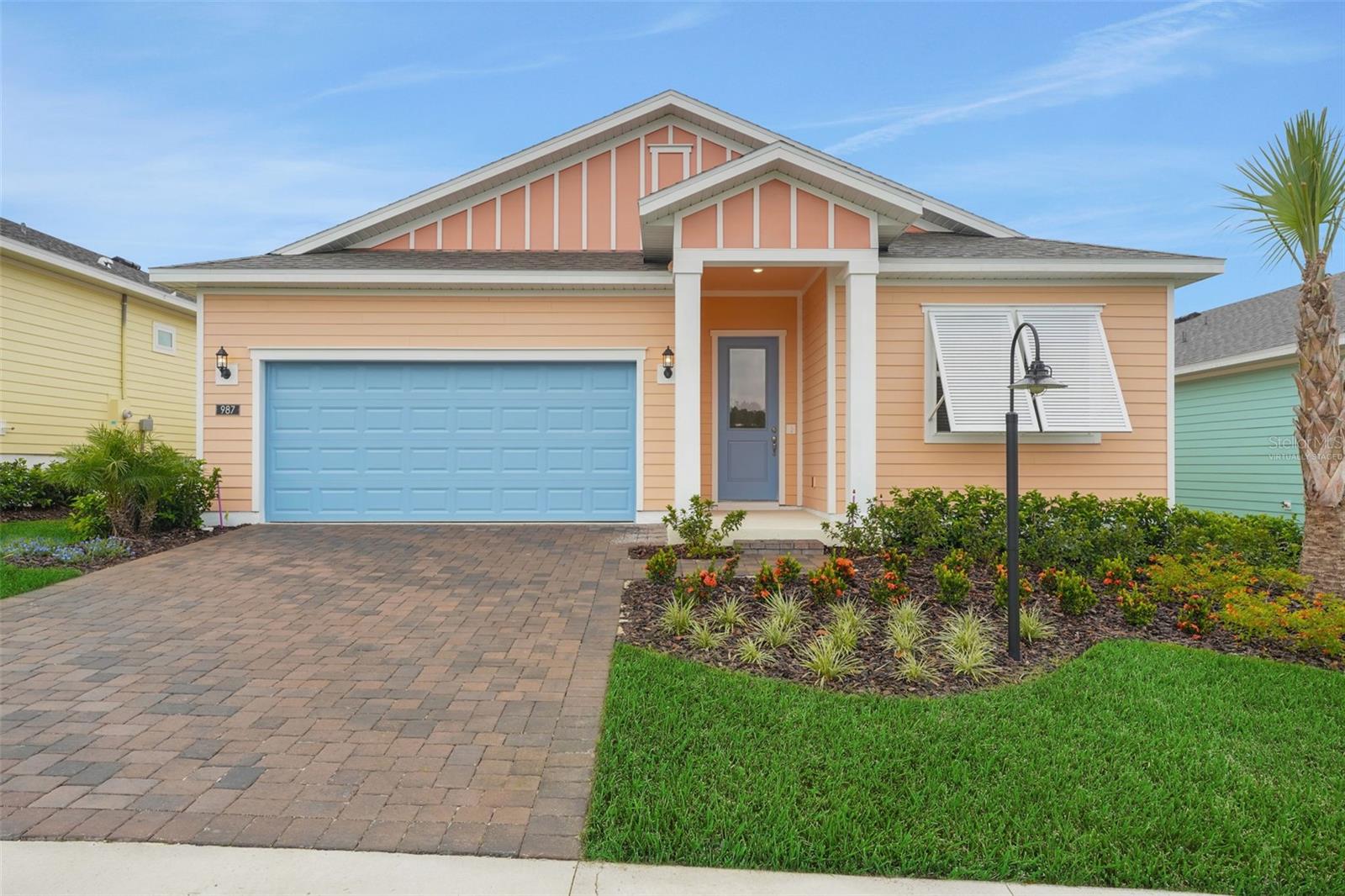 987 FIESTA KEY CIR, LADY LAKE, FL