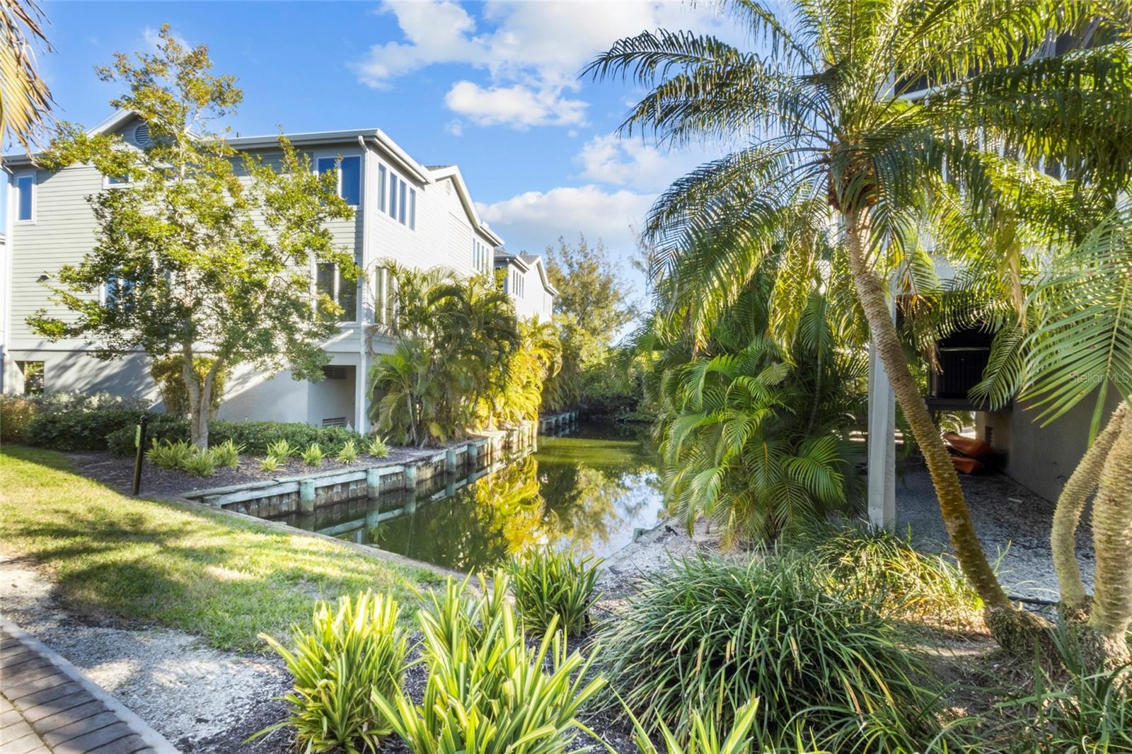 515 FOREST WAY, LONGBOAT KEY, FL — photo 40