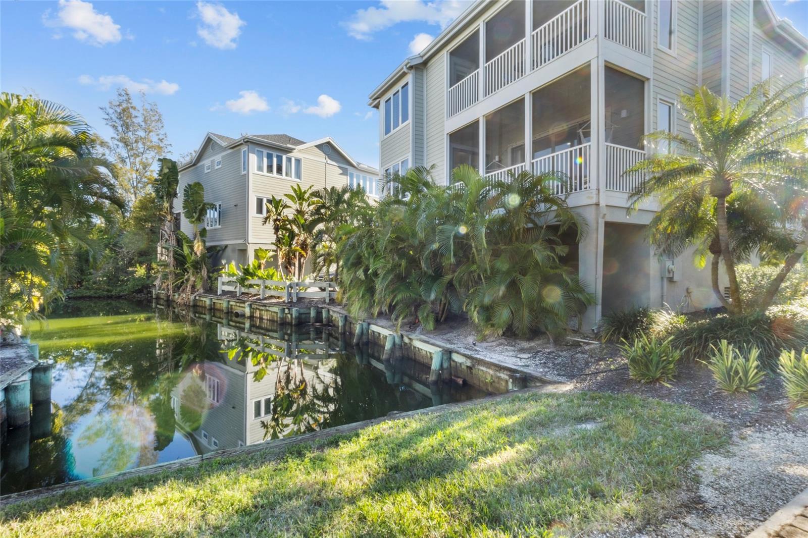 515 FOREST WAY, LONGBOAT KEY, FL — photo 41