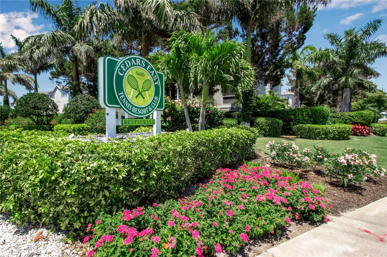 515 FOREST WAY, LONGBOAT KEY, FL — photo 46