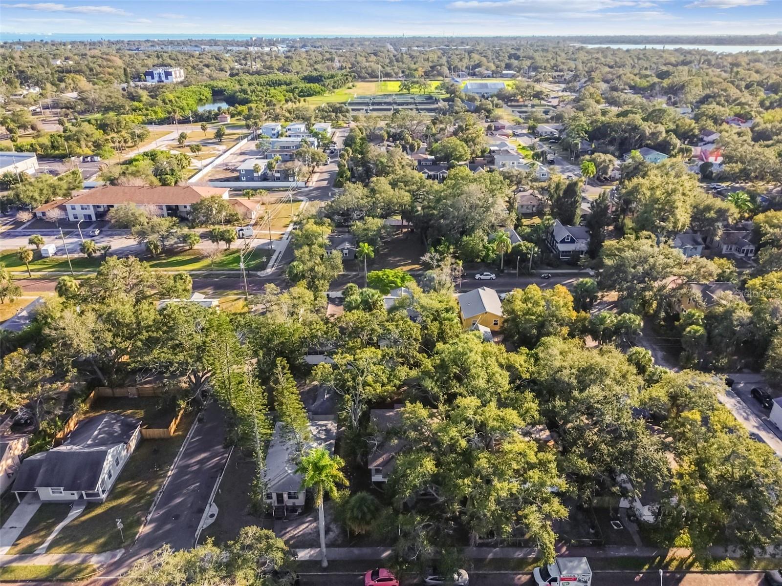 610 16TH AVE S, ST PETERSBURG, FL — photo 27