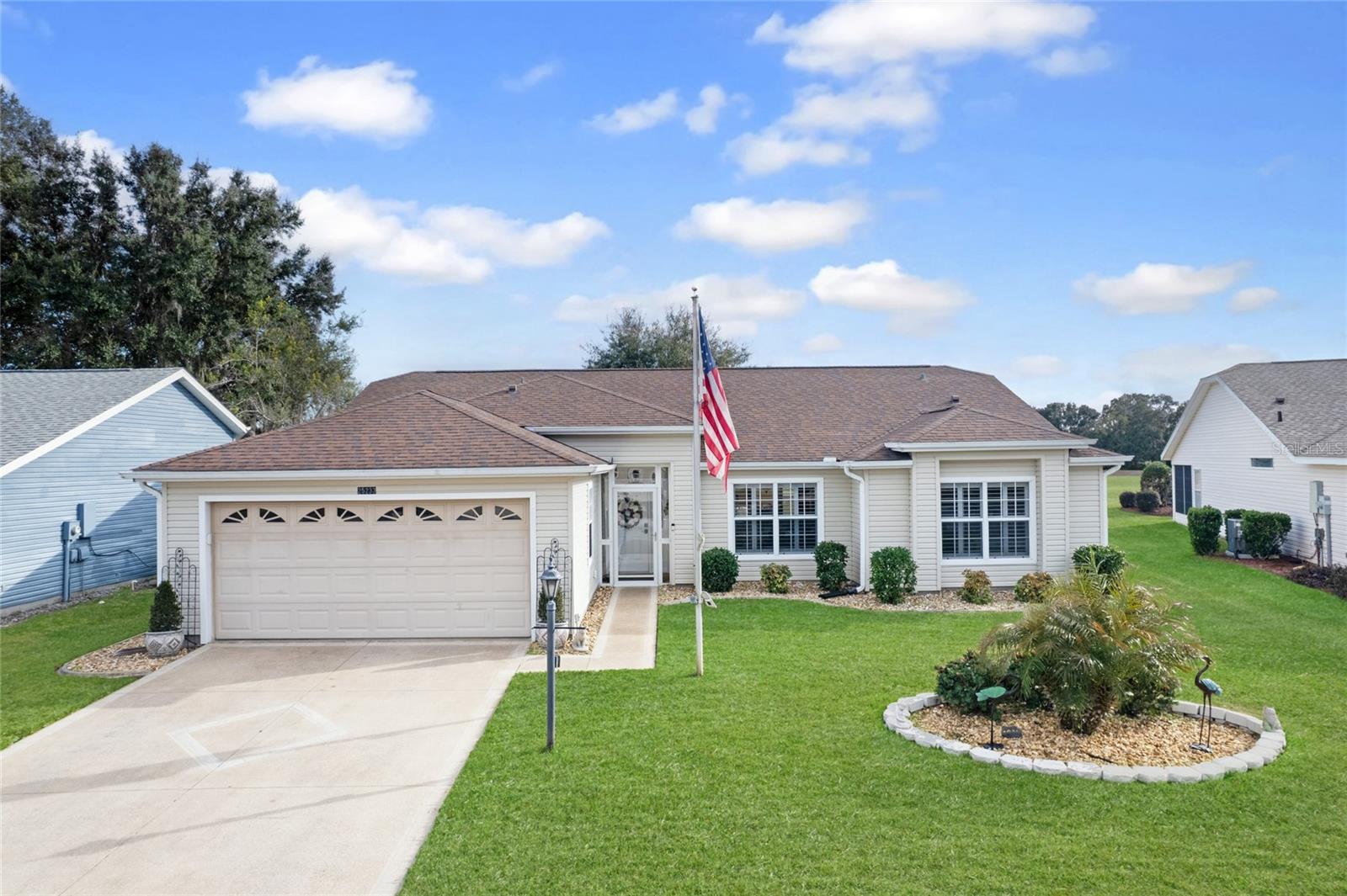 25233 LOST OAK CIR, LEESBURG, FL