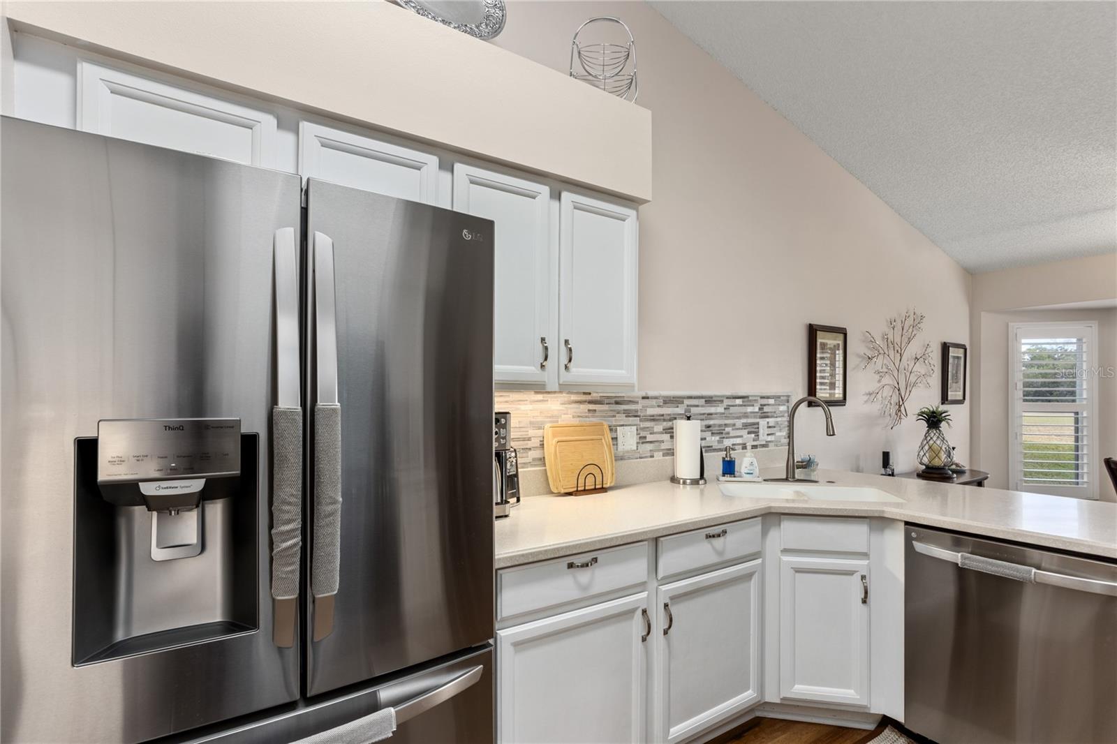25233 LOST OAK CIR, LEESBURG, FL — photo 13
